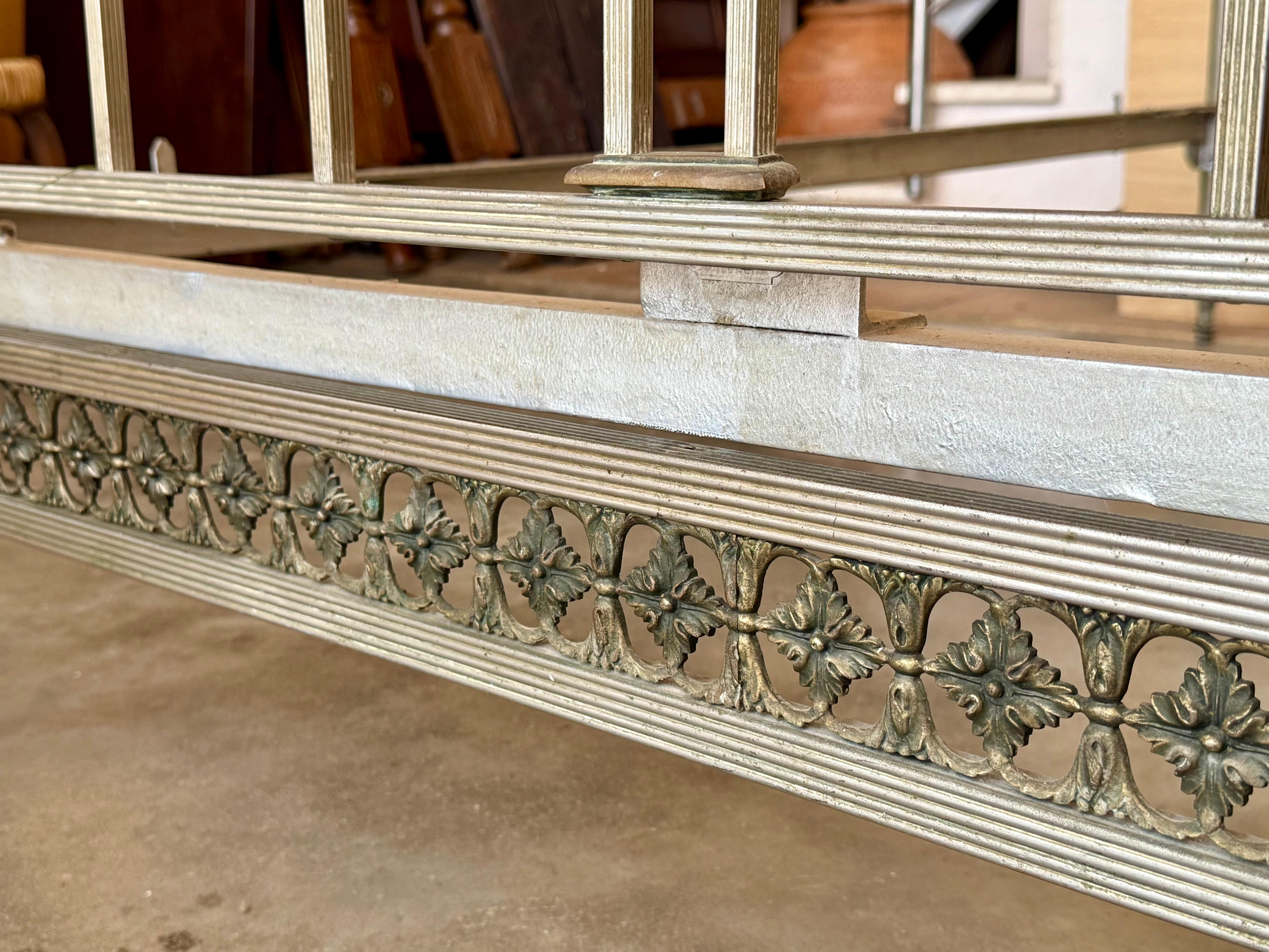 Early 20th Antique French Brass  & Bronze Bed , Doble Size For Sale 4