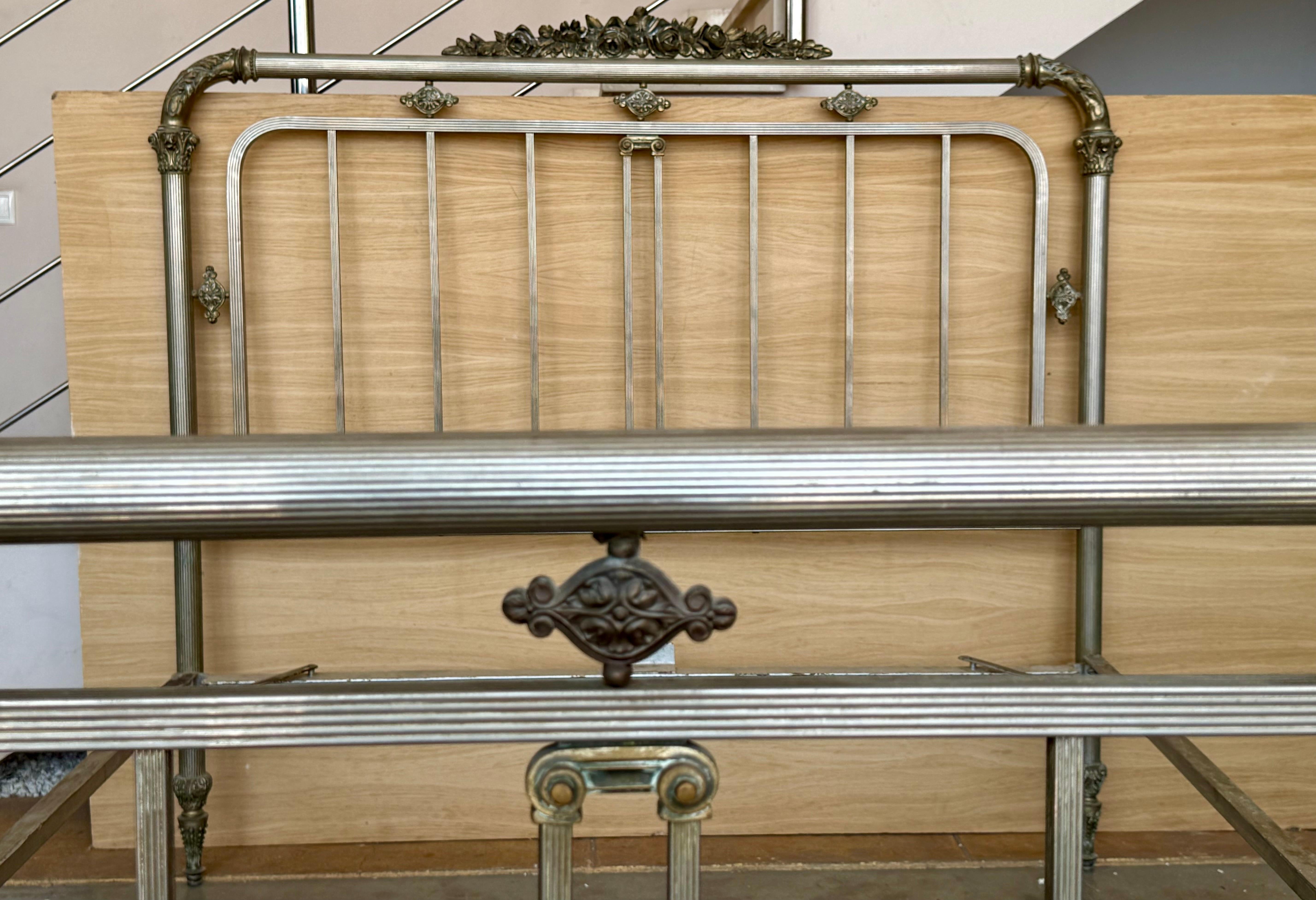 Early 20th Antique French Brass  & Bronze Bed , Doble Size For Sale 1