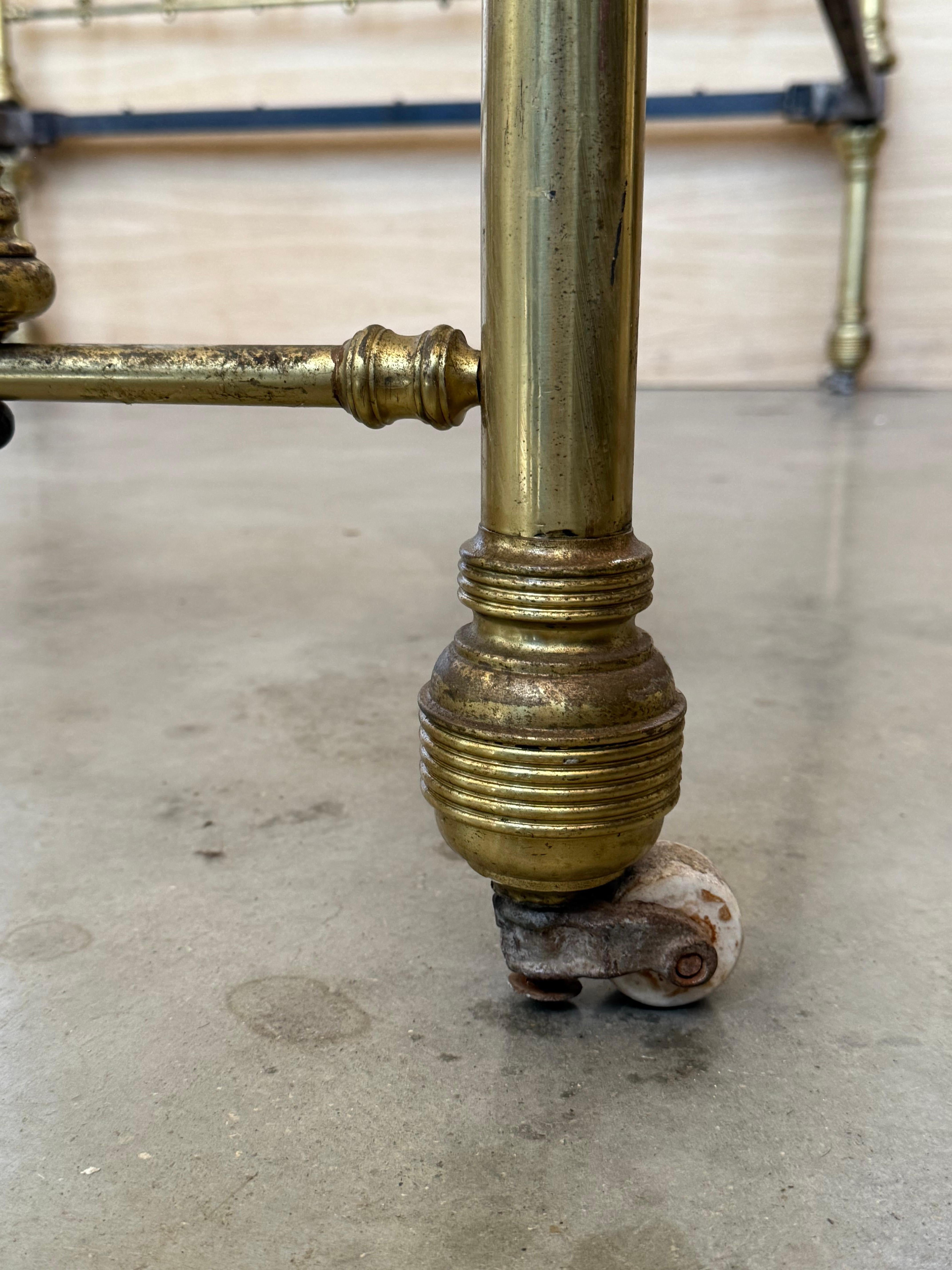 Début 20ème Antique French Brass  & Bronze Bed , Queen  Taille en vente 7