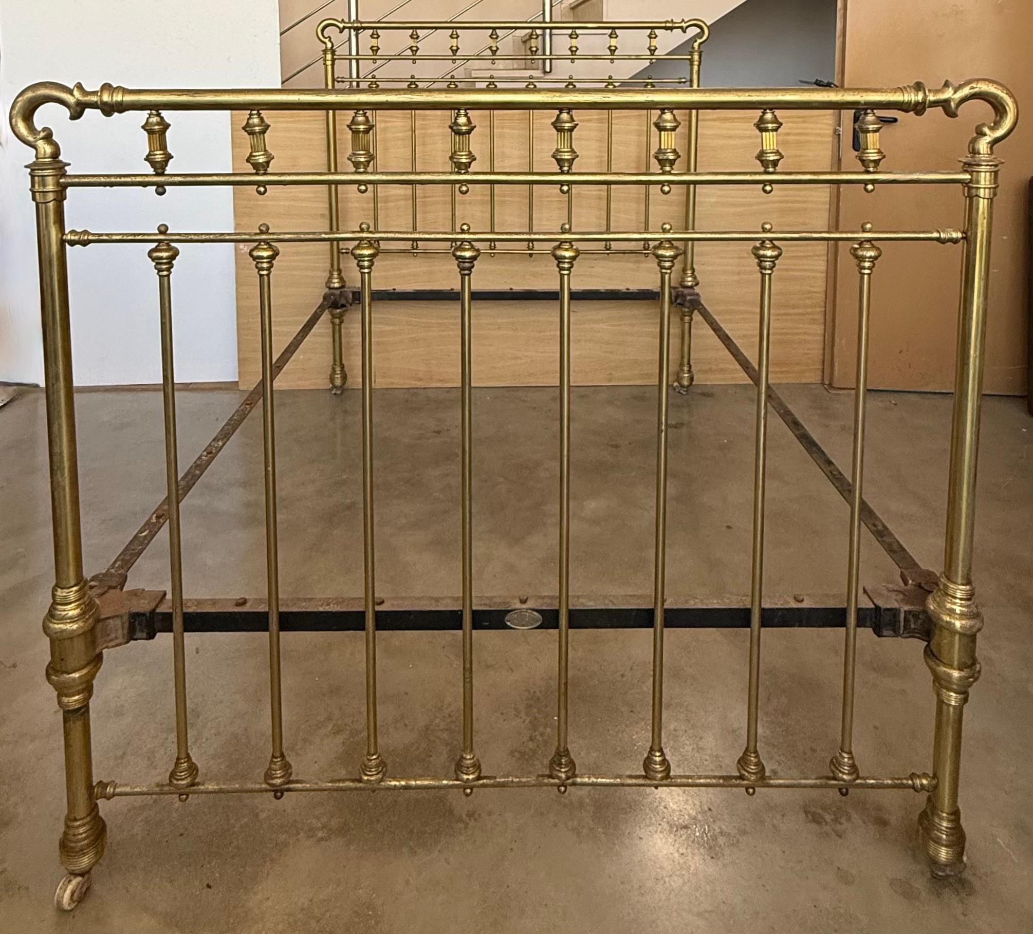 Néoclassique Début 20ème Antique French Brass  & Bronze Bed , Queen  Taille en vente