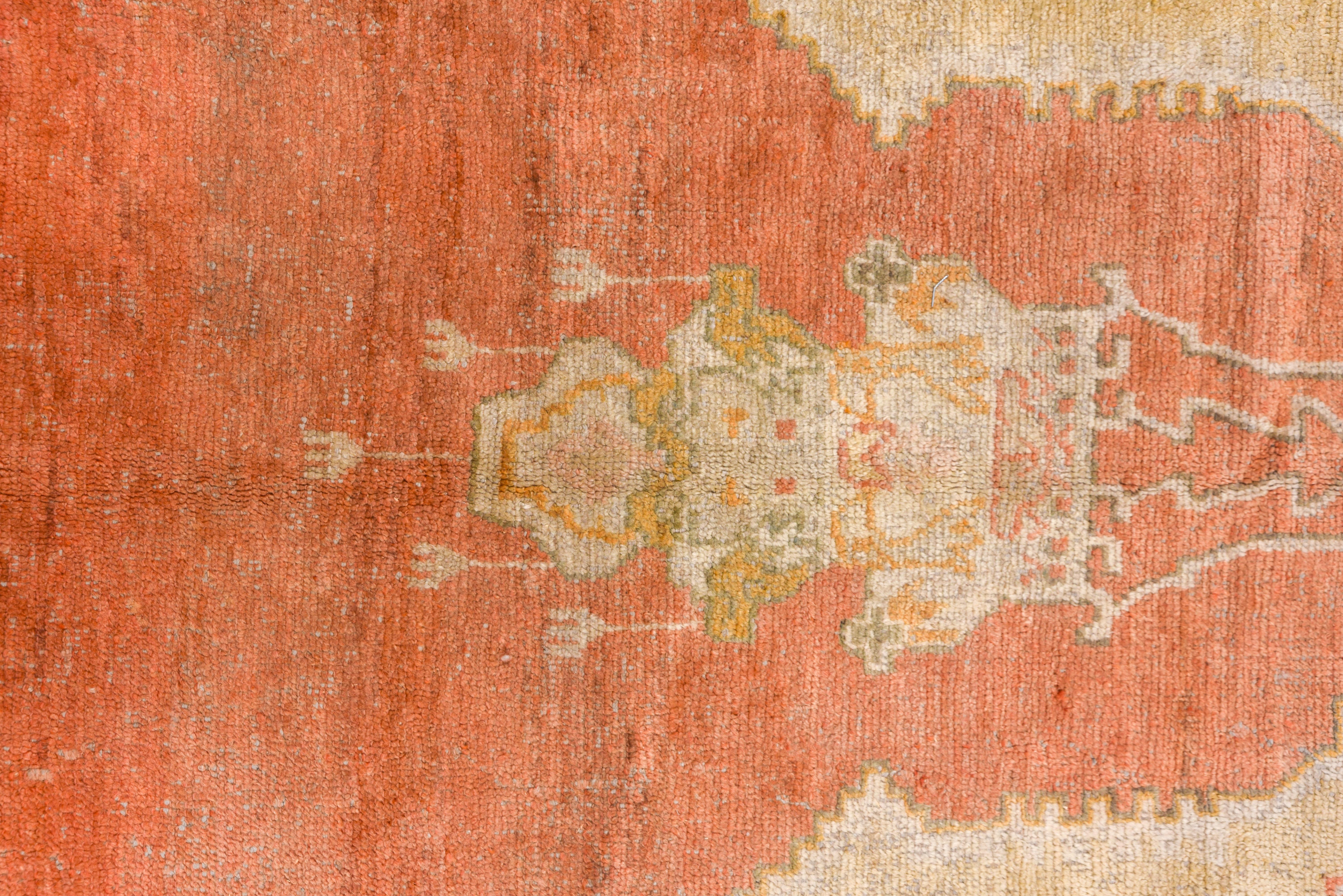 Early 20th Antique Turkish Oushak Carpet, Ghirodes Style In Good Condition In New York, NY