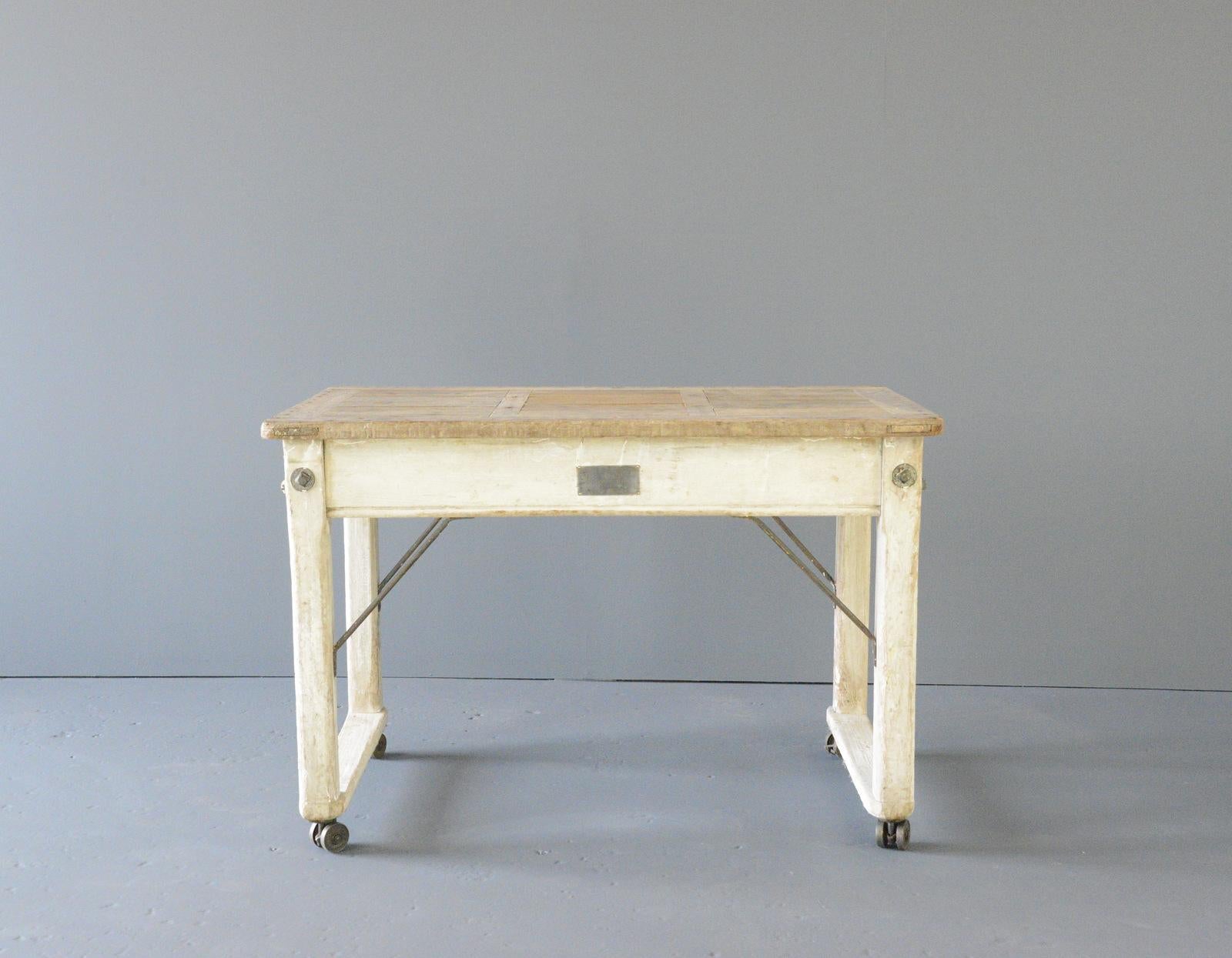 Early 20th Bakers Table TH Tonge circa 1910

- White wash pine frame
- Pine top
- Cast iron Castors
- Made by T H Tonge, Manchester
- English ~ 1910
- 122cm long x 76cm deep x 82cm tall

Condition Report

Original patinated condition.