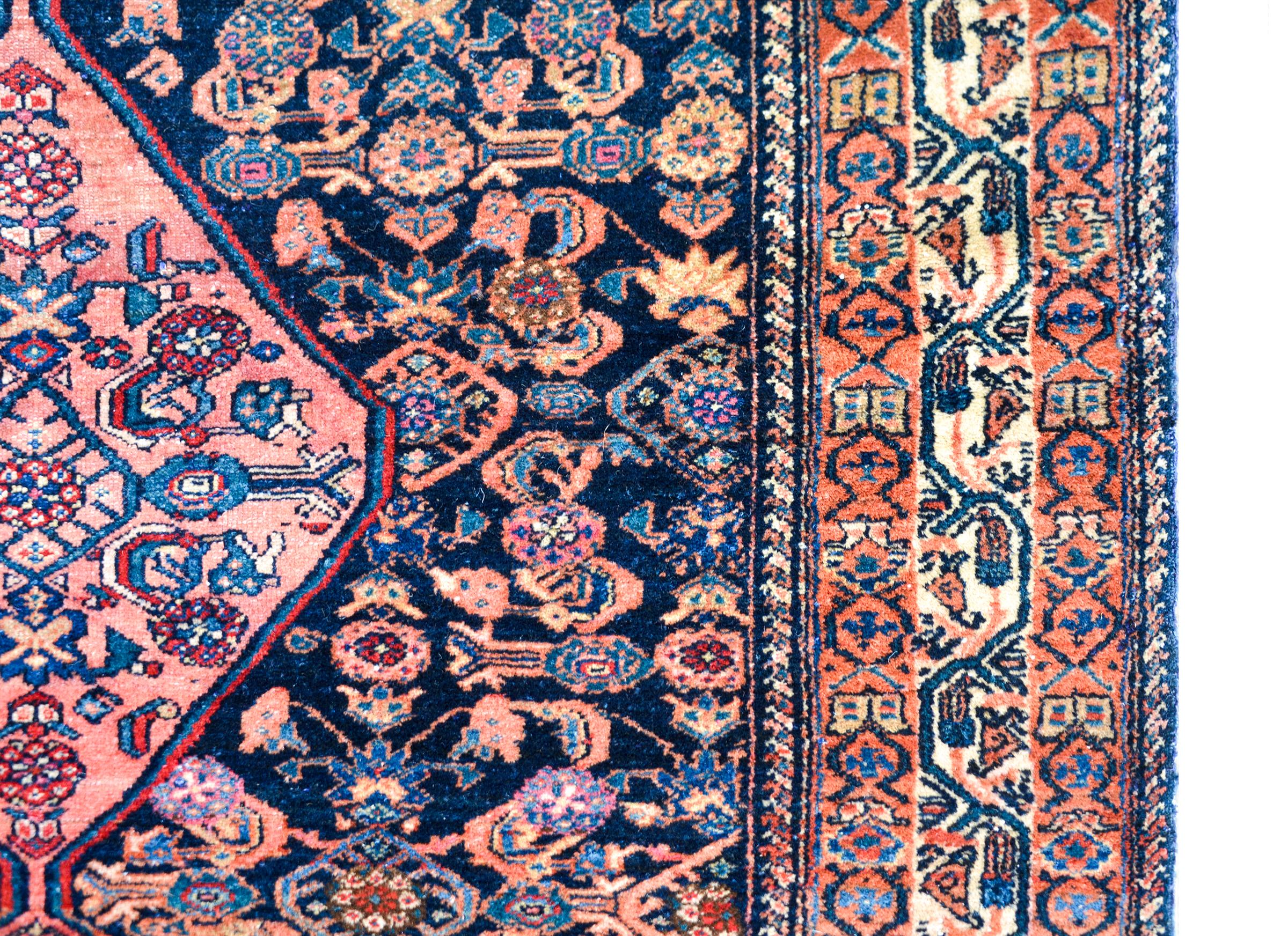 Early 20th Bibikibad Rug In Good Condition For Sale In Chicago, IL