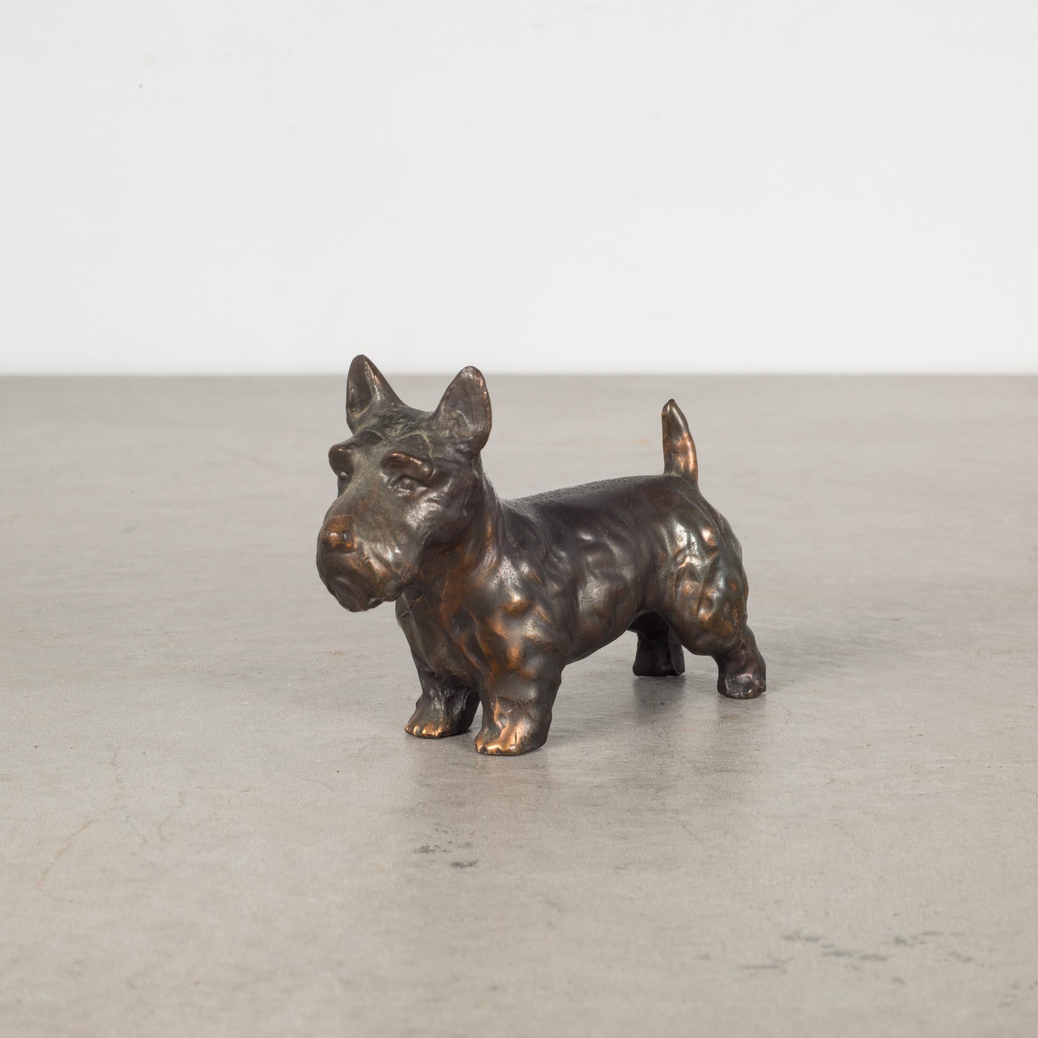 About

A solid bronze scotty dog by Trophy Craft. Two available. Price is per item.

Creator: Trophy Craft.
Date of manufacture: circa 1940s.
Materials and techniques: Solid bronze.
Condition: Good. Wear consistent with age and