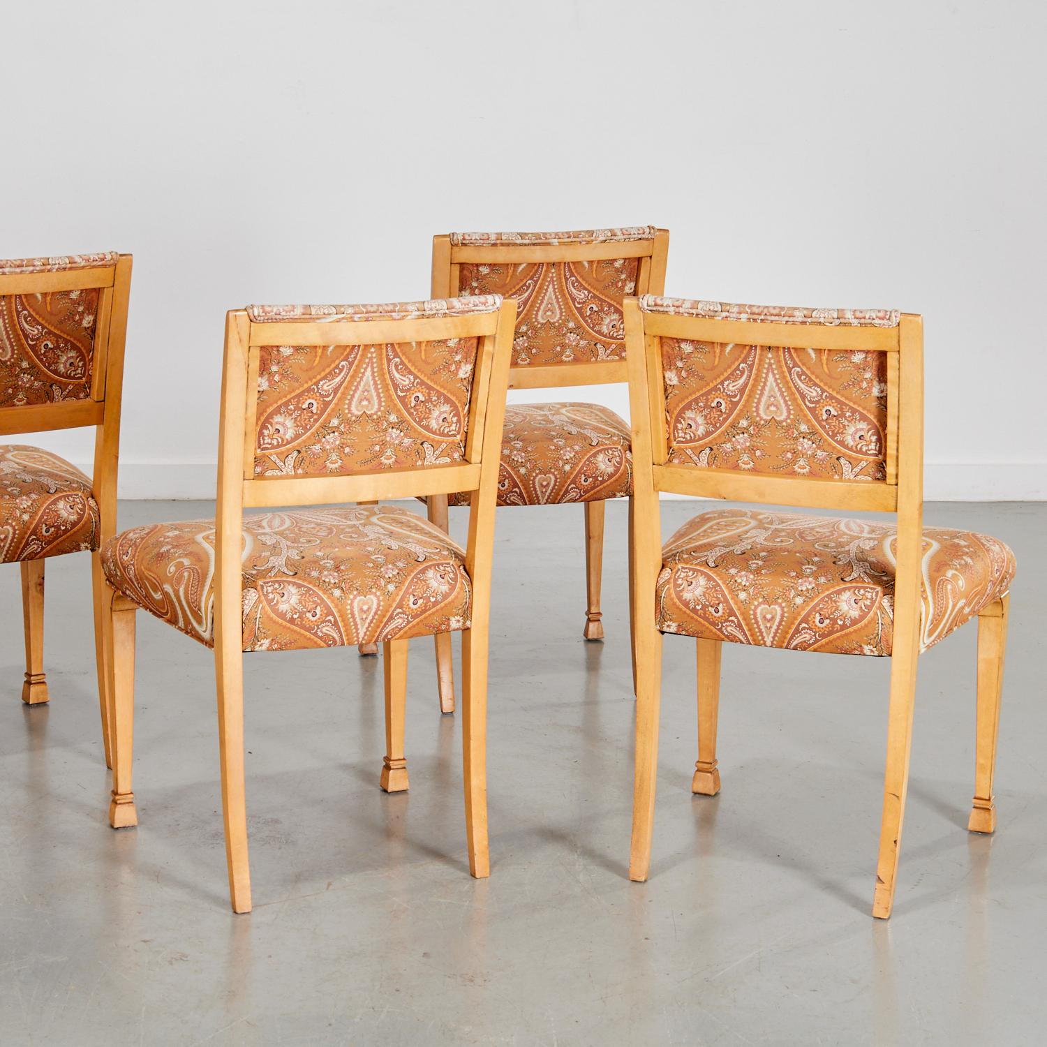 Early 20th C. 4 Swedish Grace Style Blonde Wood Side Chairs with Paisley Fabric In Good Condition For Sale In Morristown, NJ