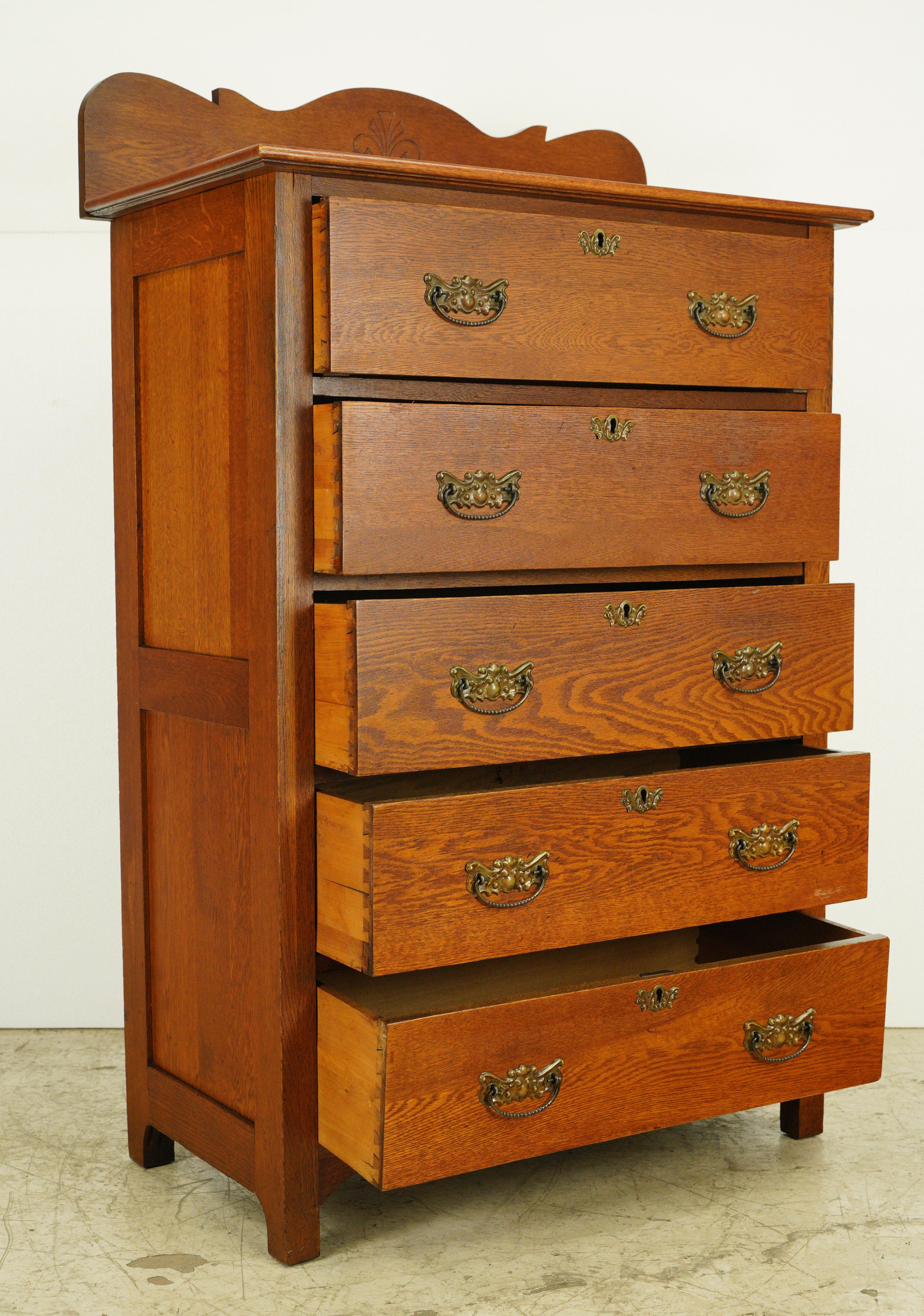 Early 20th C 5 Dovetailed Drawer Oak Highboy Dresser For Sale 5