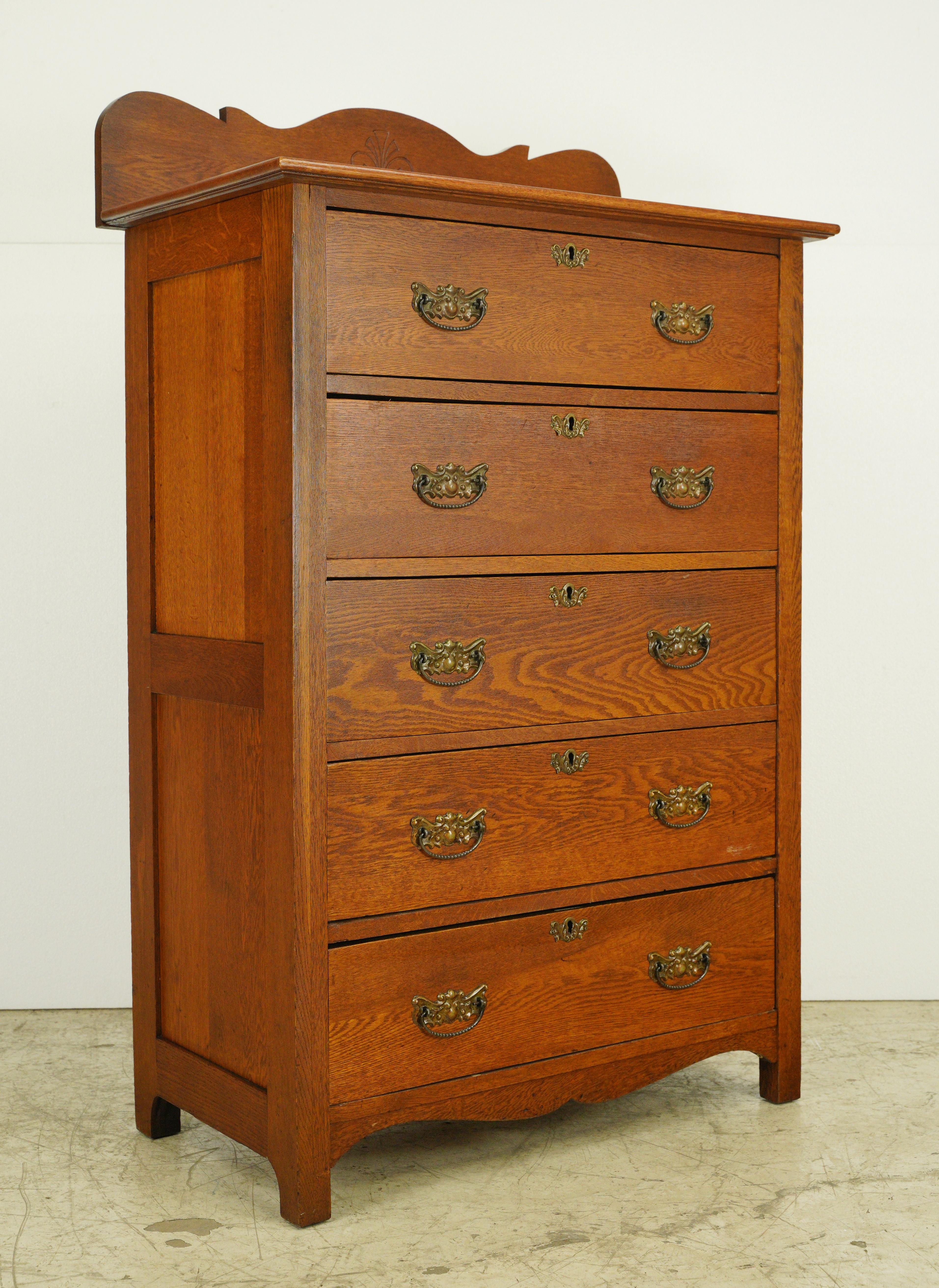Early 20th C 5 Dovetailed Drawer Oak Highboy Dresser For Sale 4