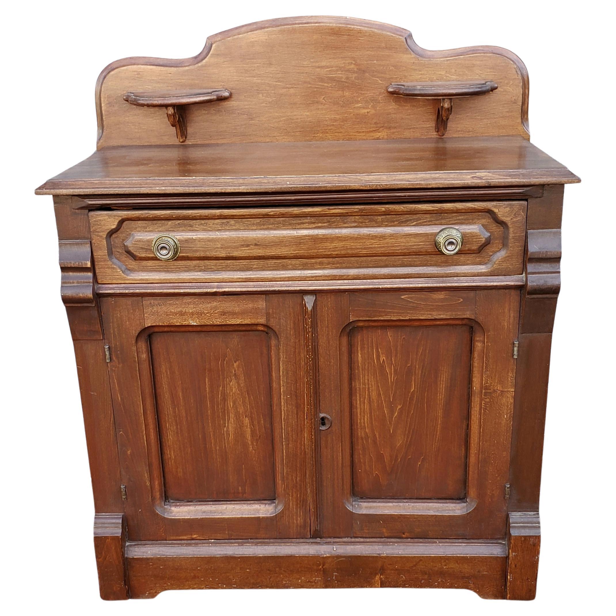 Early 20th Century American Fruitwood Washstand For Sale