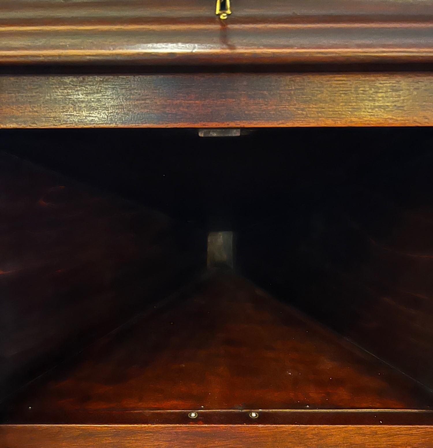 Early 20th C. American Phonograph in Cabinet by the Kimberley Phonograph Company For Sale 3
