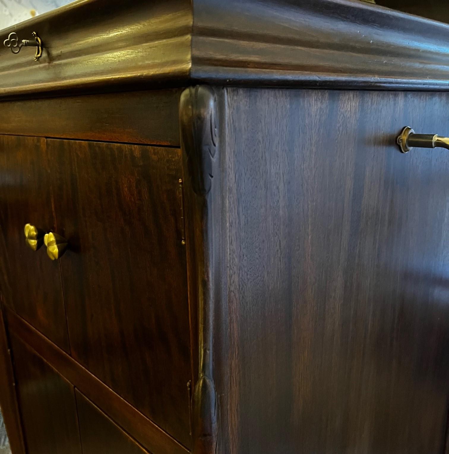 Early 20th C. American Phonograph in Cabinet by the Kimberley Phonograph Company For Sale 7