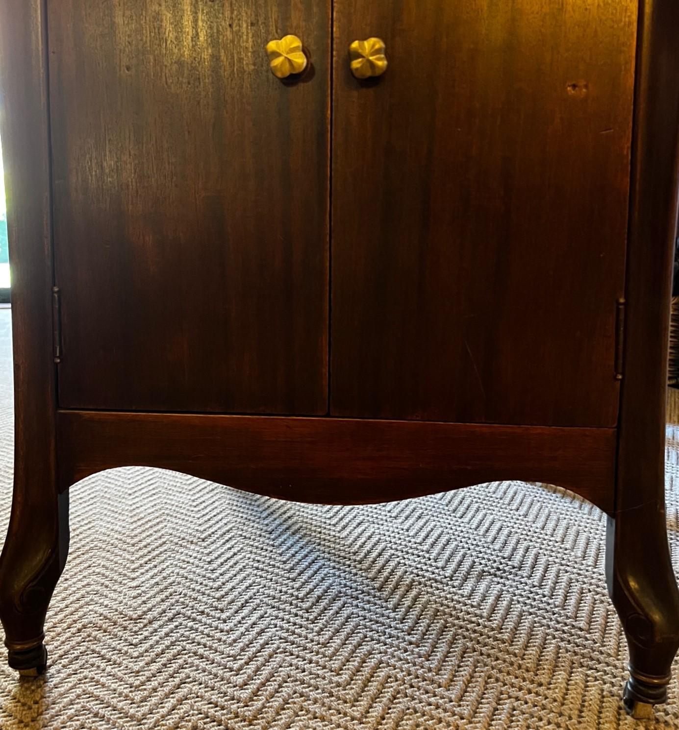 Early 20th C. American Phonograph in Cabinet by the Kimberley Phonograph Company For Sale 8