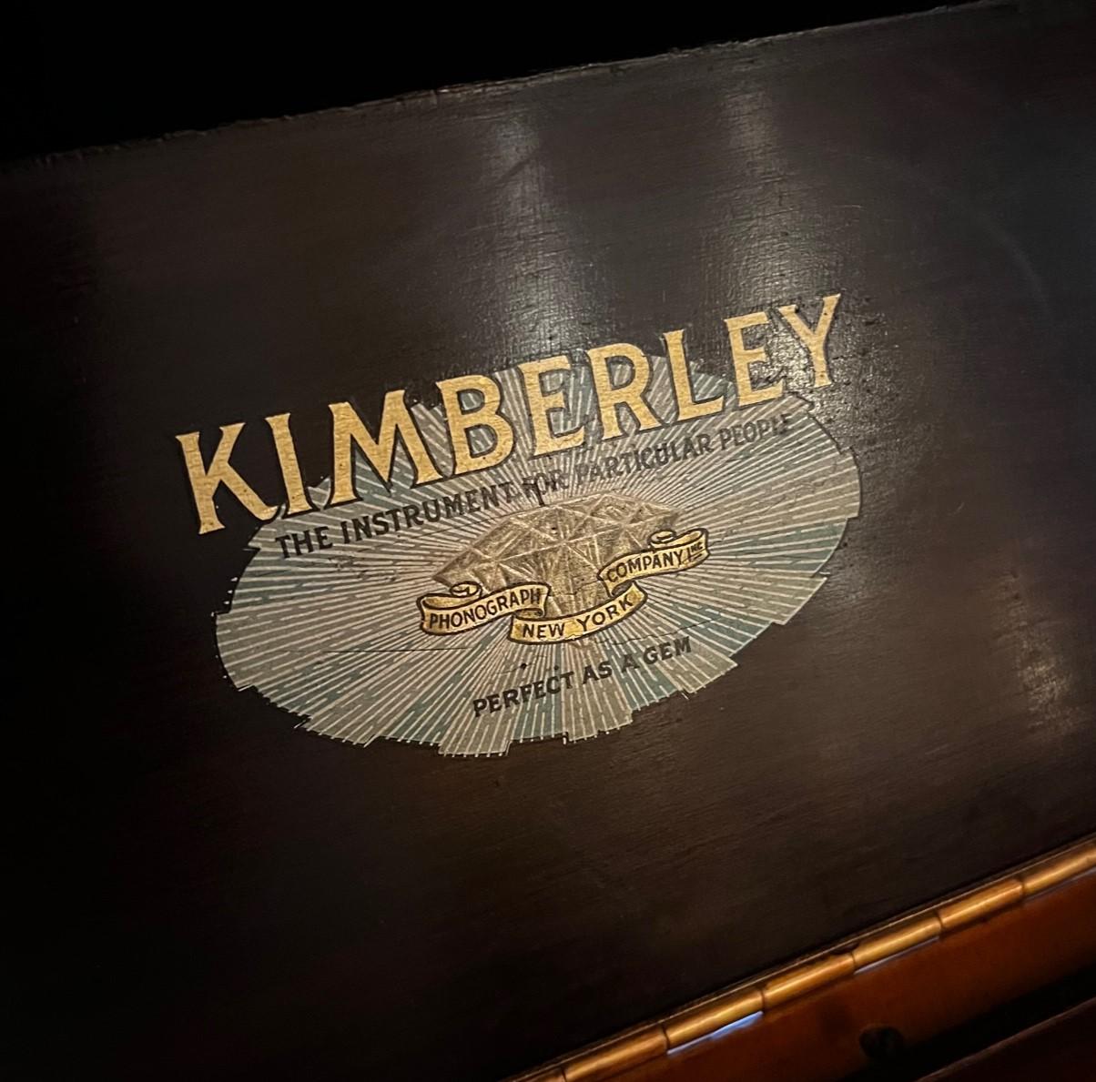 Early 20th C. American Phonograph in Cabinet by the Kimberley Phonograph Company In Good Condition For Sale In Morristown, NJ