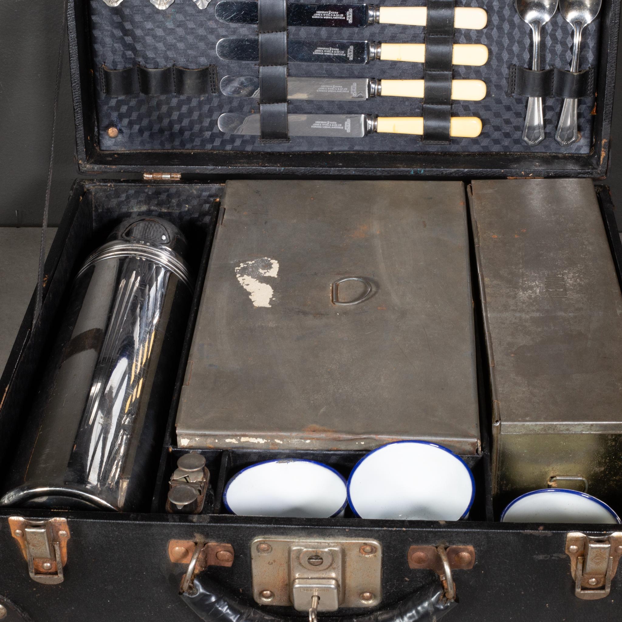 Set da picnic per cinque persone per automobile dei primi anni del 20° secolo, 1914-1917 ca. In condizioni buone in vendita a San Francisco, CA