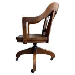 Anfang 20. Bank of England Gunlocke Oak Tilting Rolling Banker's Desk Chair