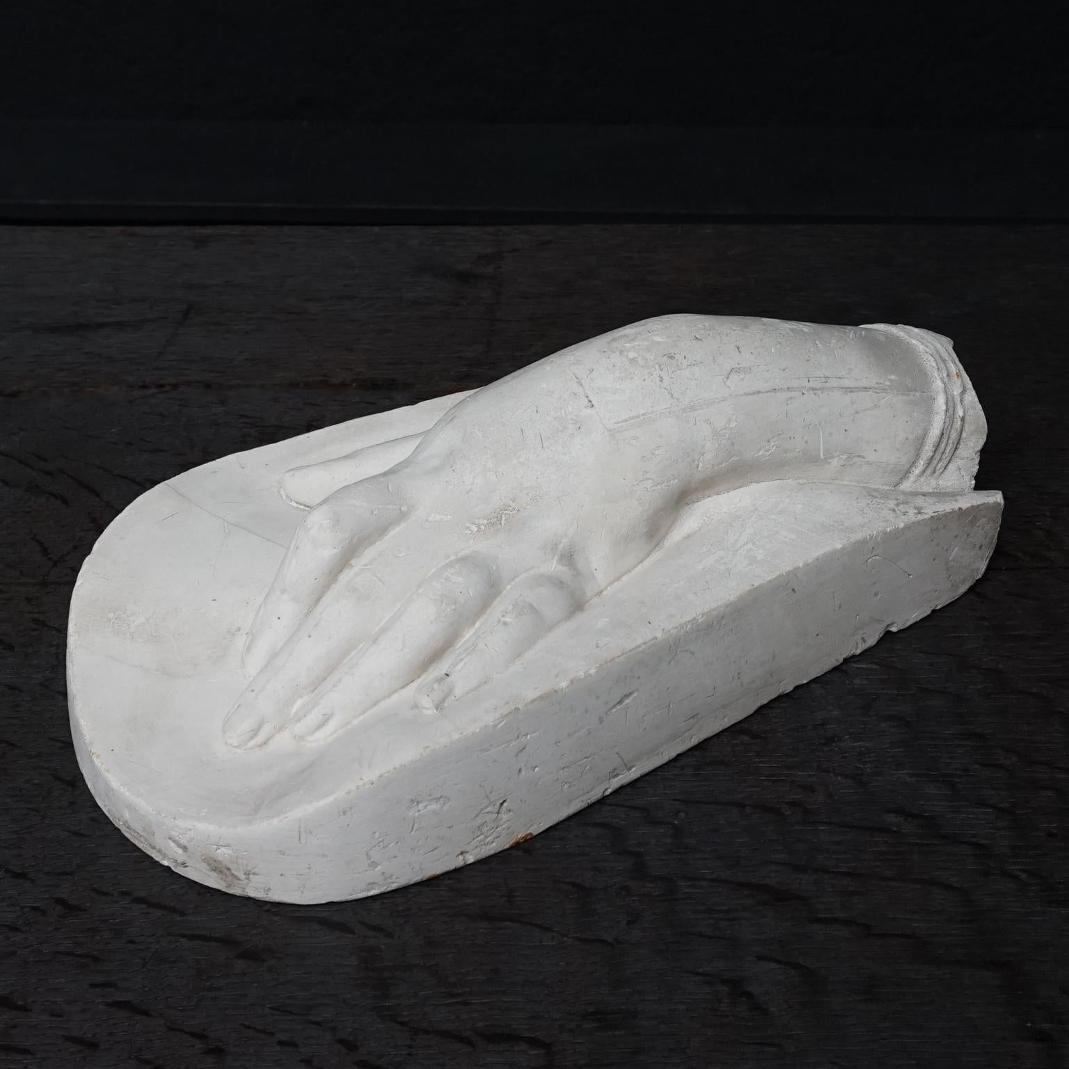 principios del siglo XX Bélgica Mano de mujer de escayola, Musées Royaux du Cinquantenaire en Bueno estado para la venta en Haarlem, NL