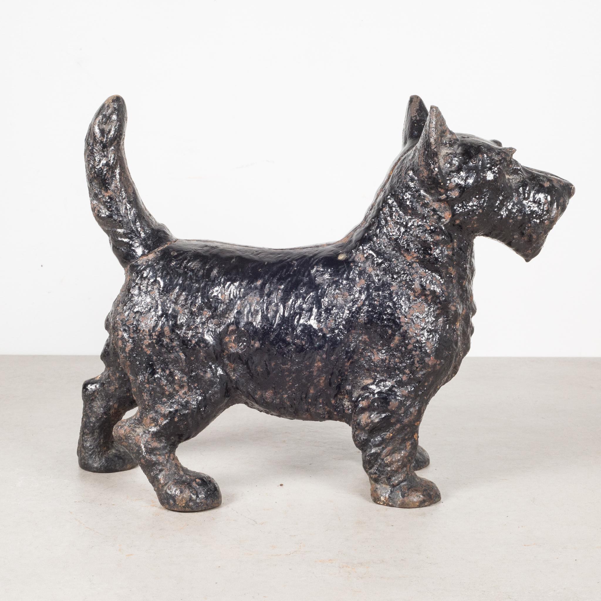Early 20th C. Cast Iron Scottish Terrier Doorstop by Hubley, c.1910-1940 In Good Condition In San Francisco, CA
