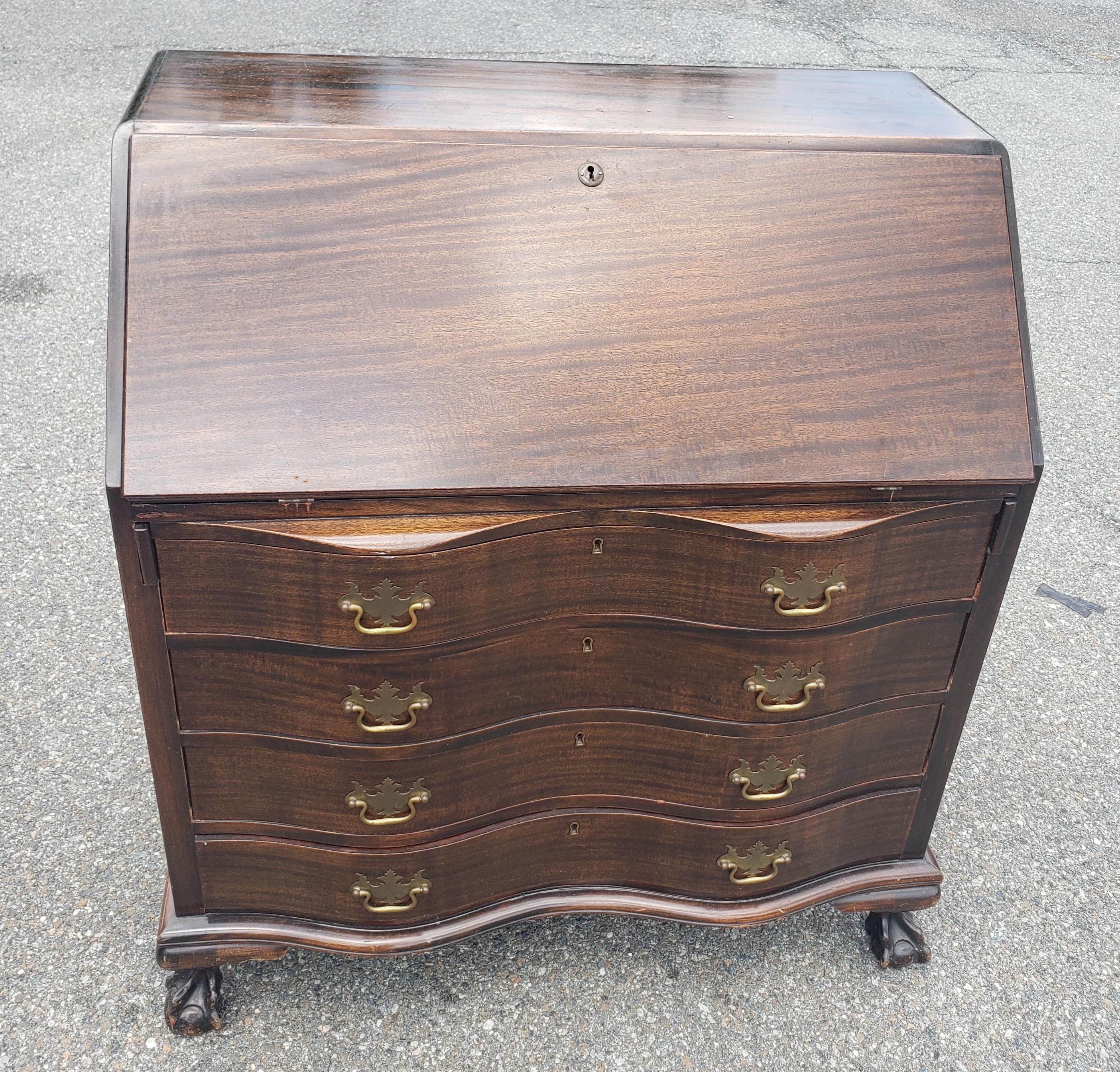 Early 20th C. Chippendale Style Mahogany Oxbow Slant Front Desk For Sale 5