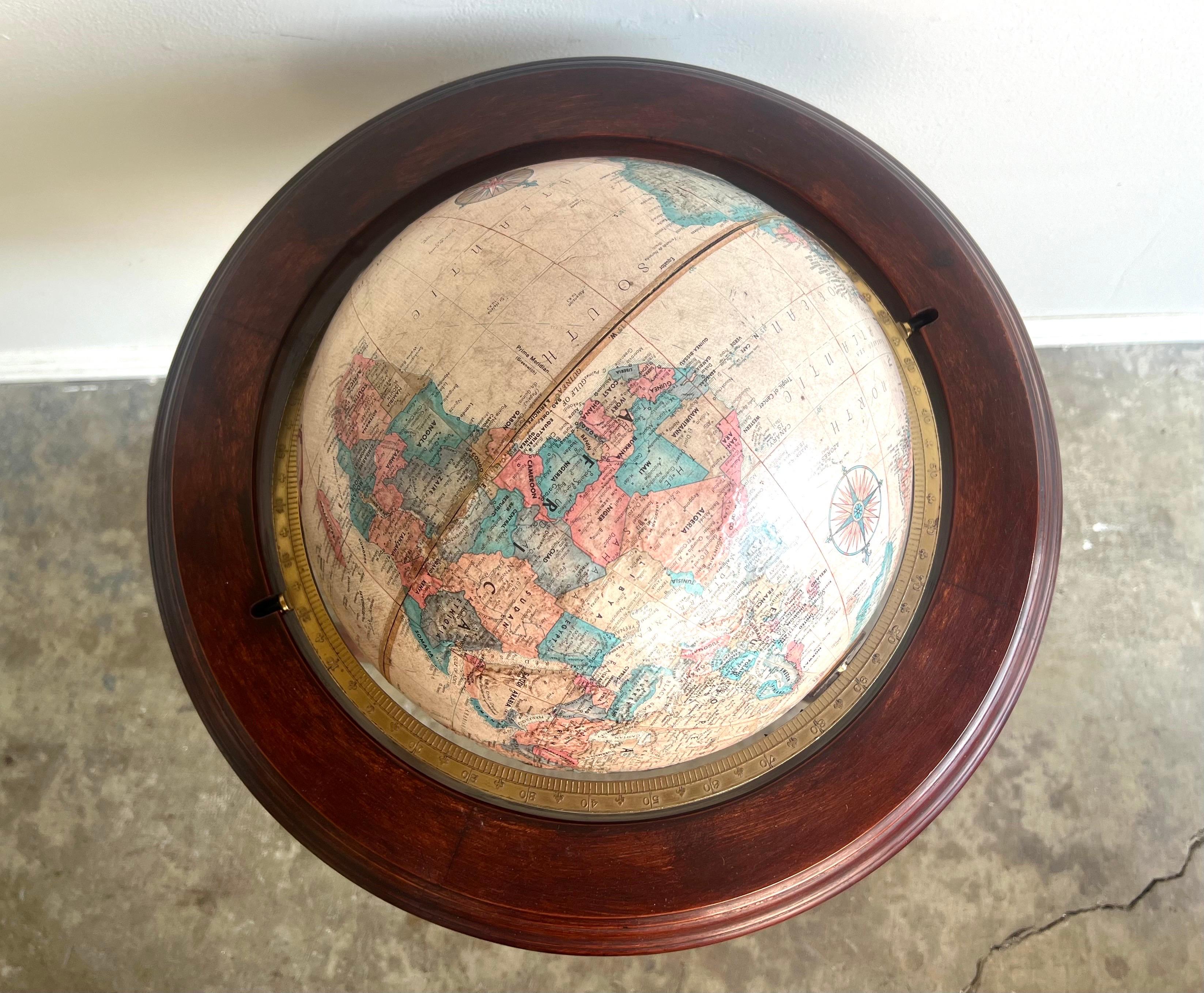 Américain A.I.C. Classic Style Globe en vente