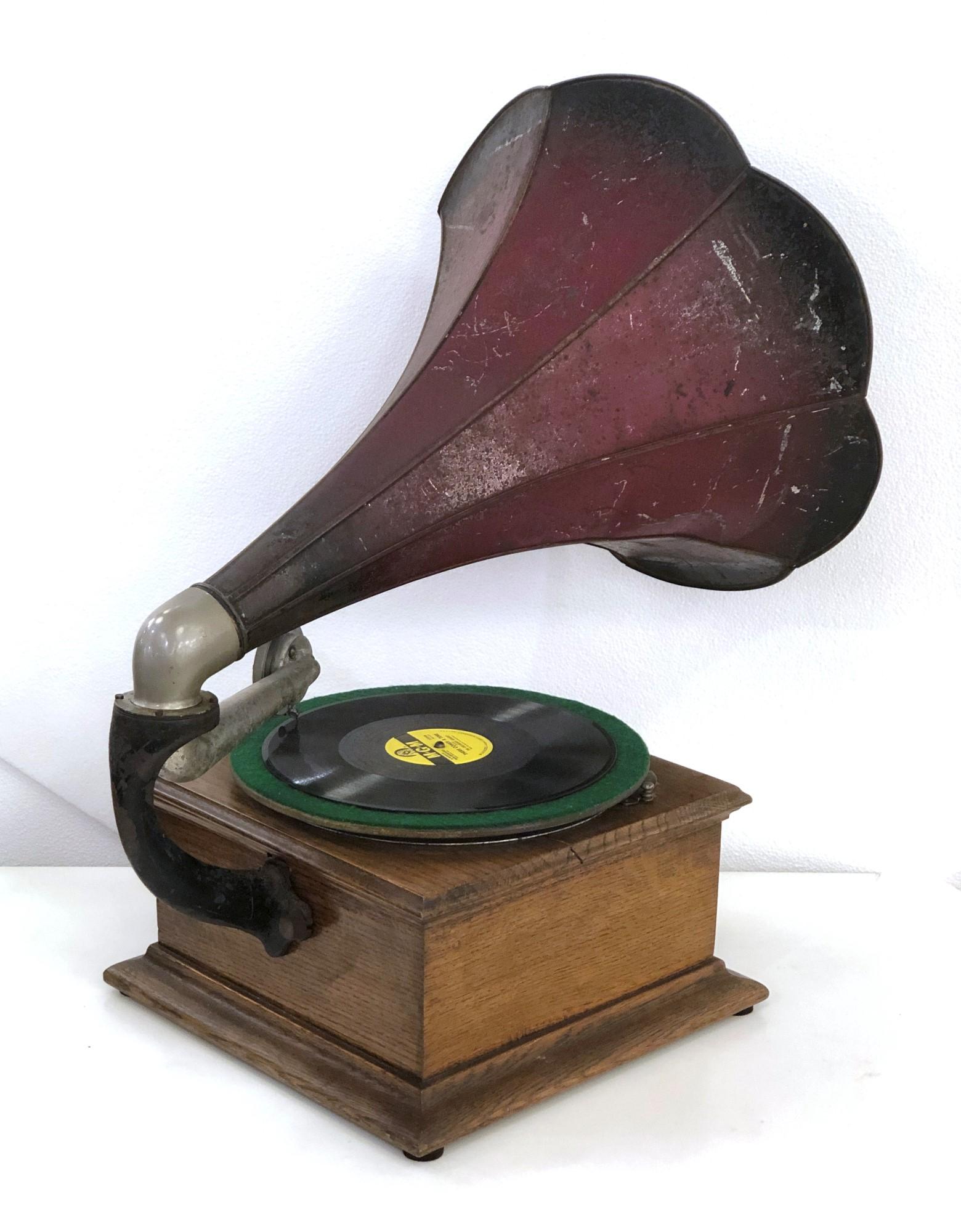 Early 20th C. Columbia Graphophone w/ 5 Records & Horn 2