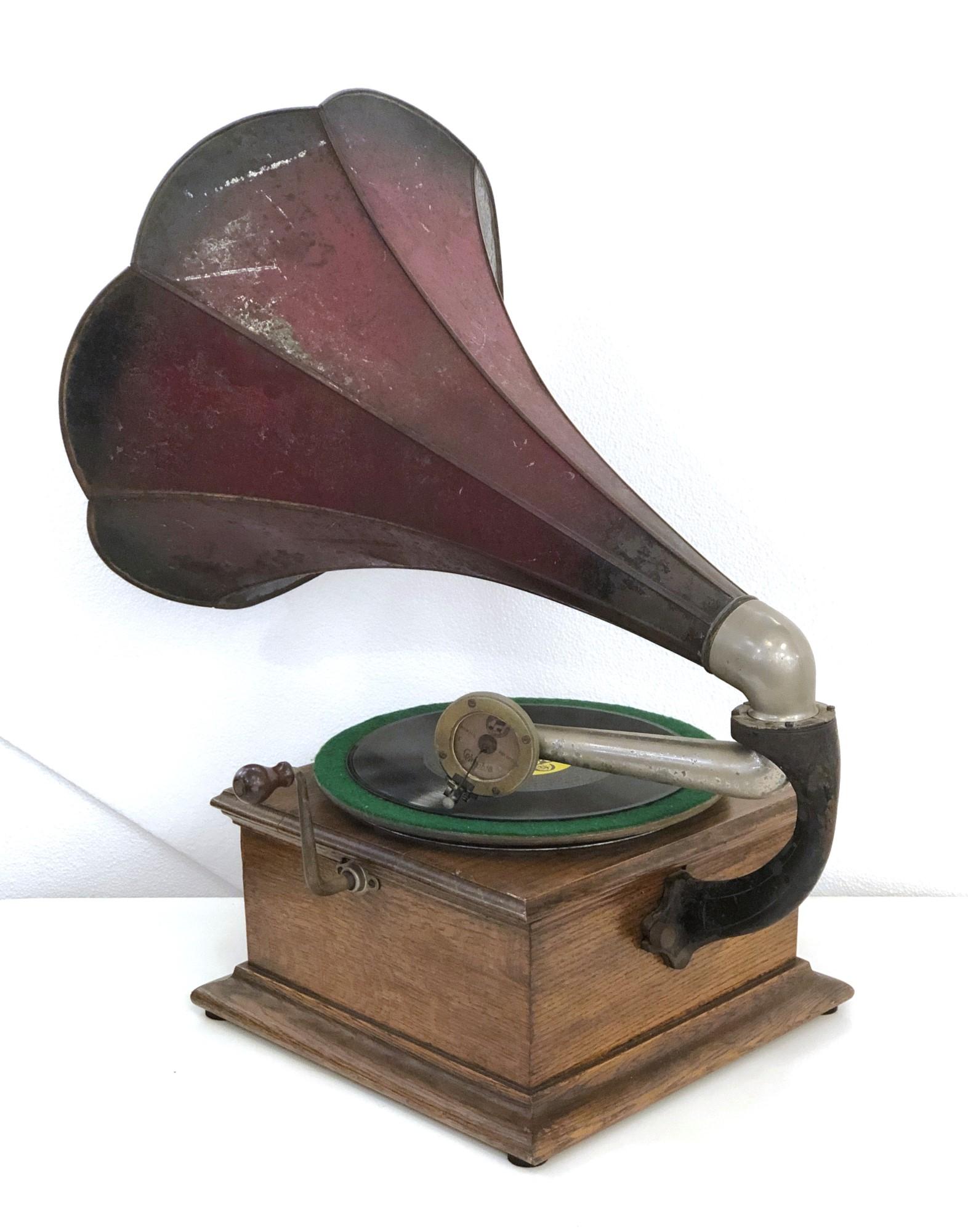 Early 20th C. Columbia Graphophone w/ 5 Records & Horn 3