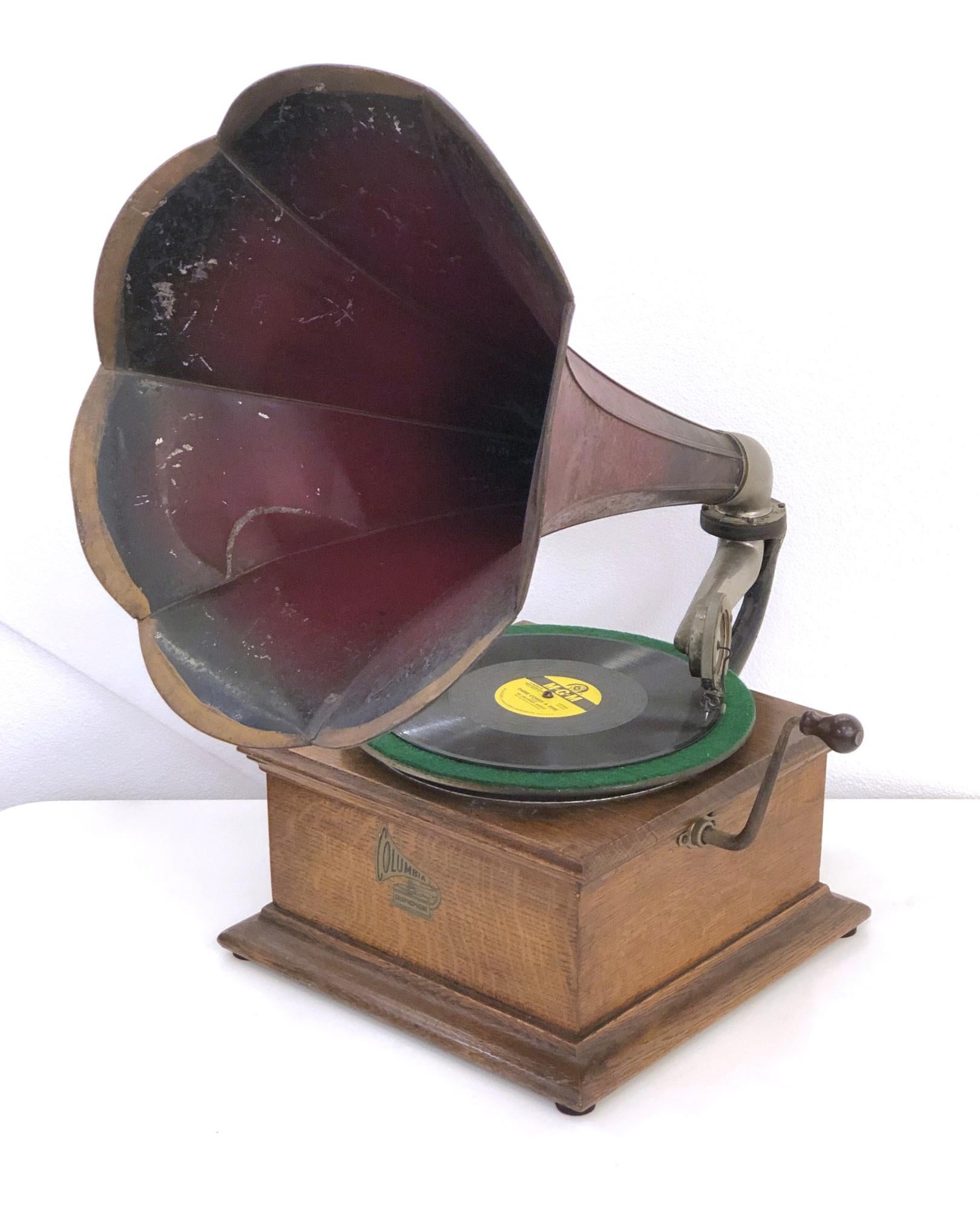 Early 20th C. Columbia Graphophone w/ 5 Records & Horn 5