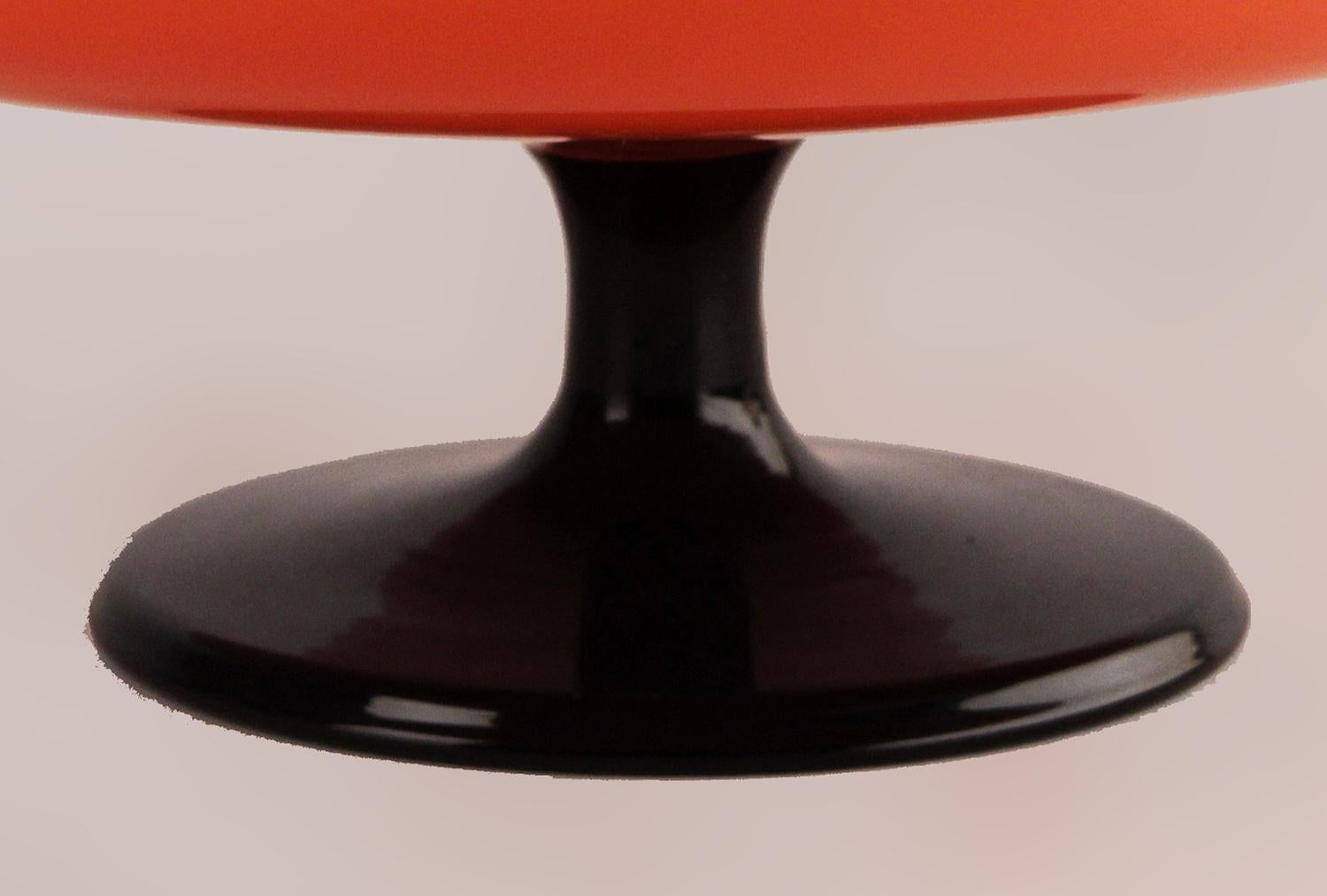 Anfang 20. Jh. Tschechisch  Schale mit Fuß aus glasiertem Kunstglas, Tango Powolny-ähnlich rot, Schale mit Glasur (Jugendstil) im Angebot