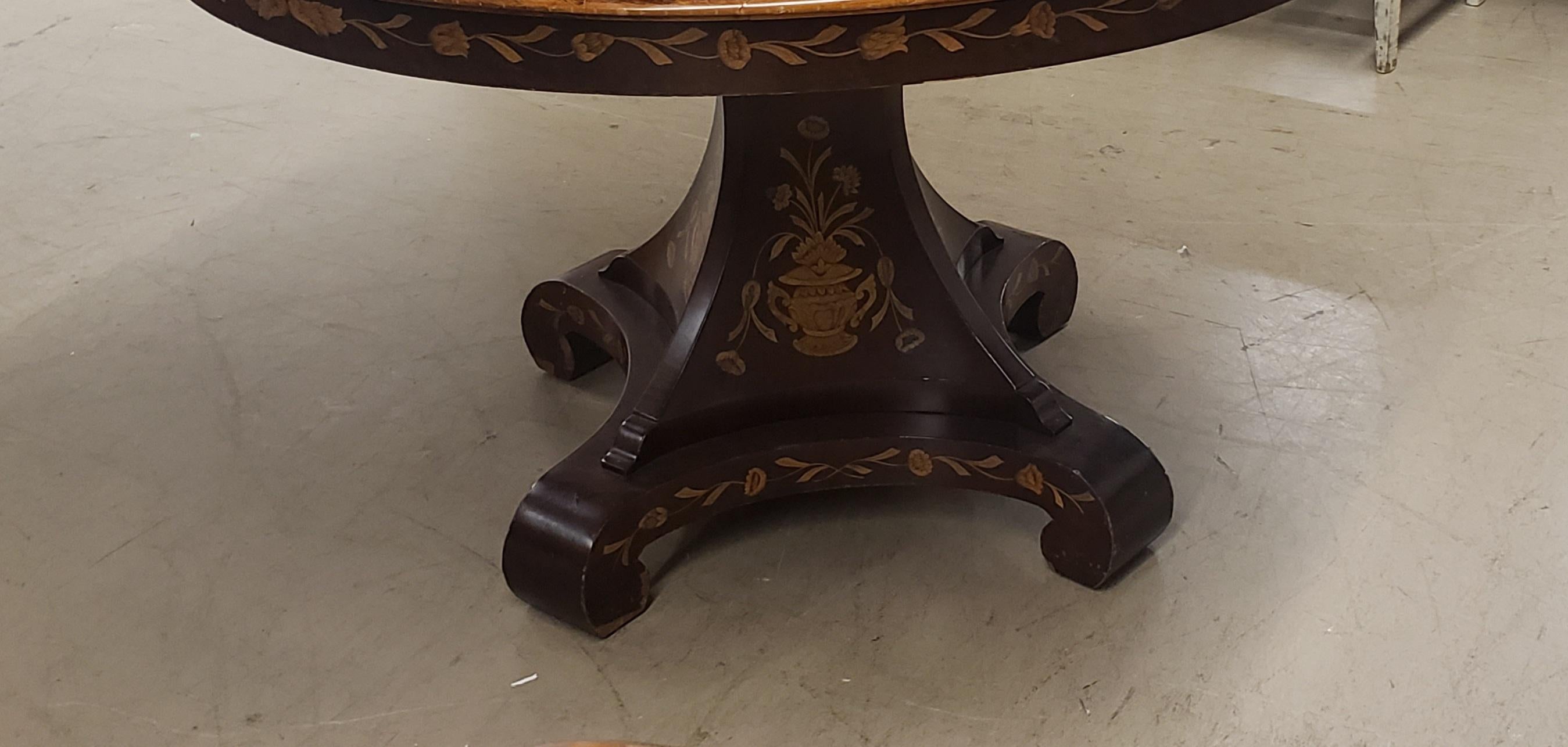 Early 20th Century Dutch Satinwood Marquetry and Mahogany Round Breakfast Table For Sale 4