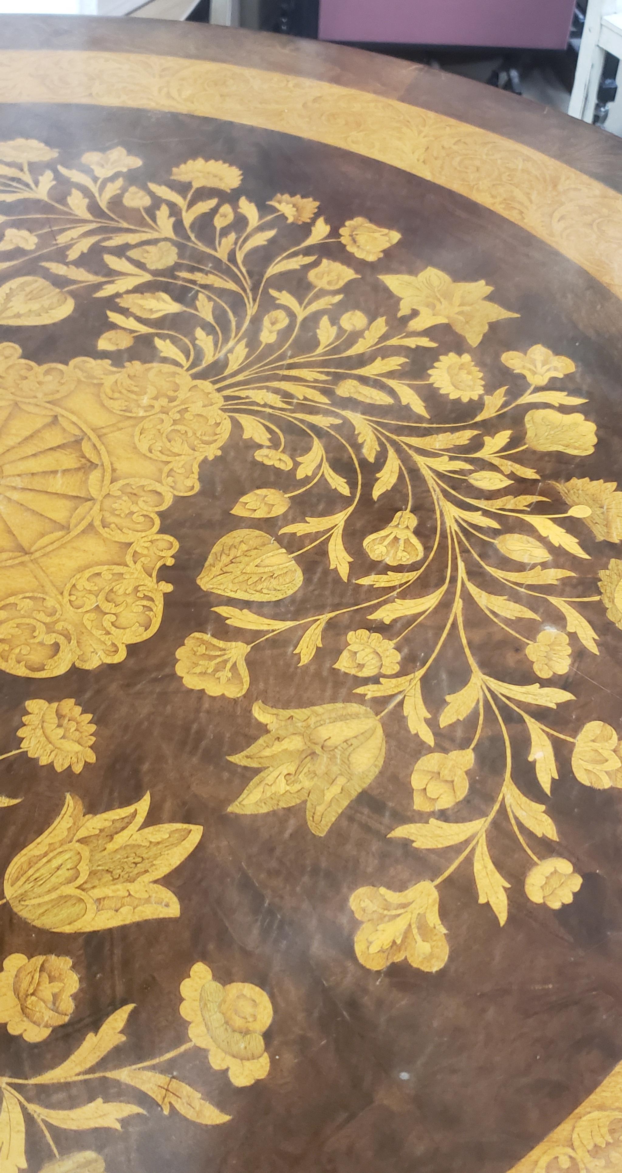 Early 20th Century Dutch Satinwood Marquetry and Mahogany Round Breakfast Table In Good Condition For Sale In Germantown, MD