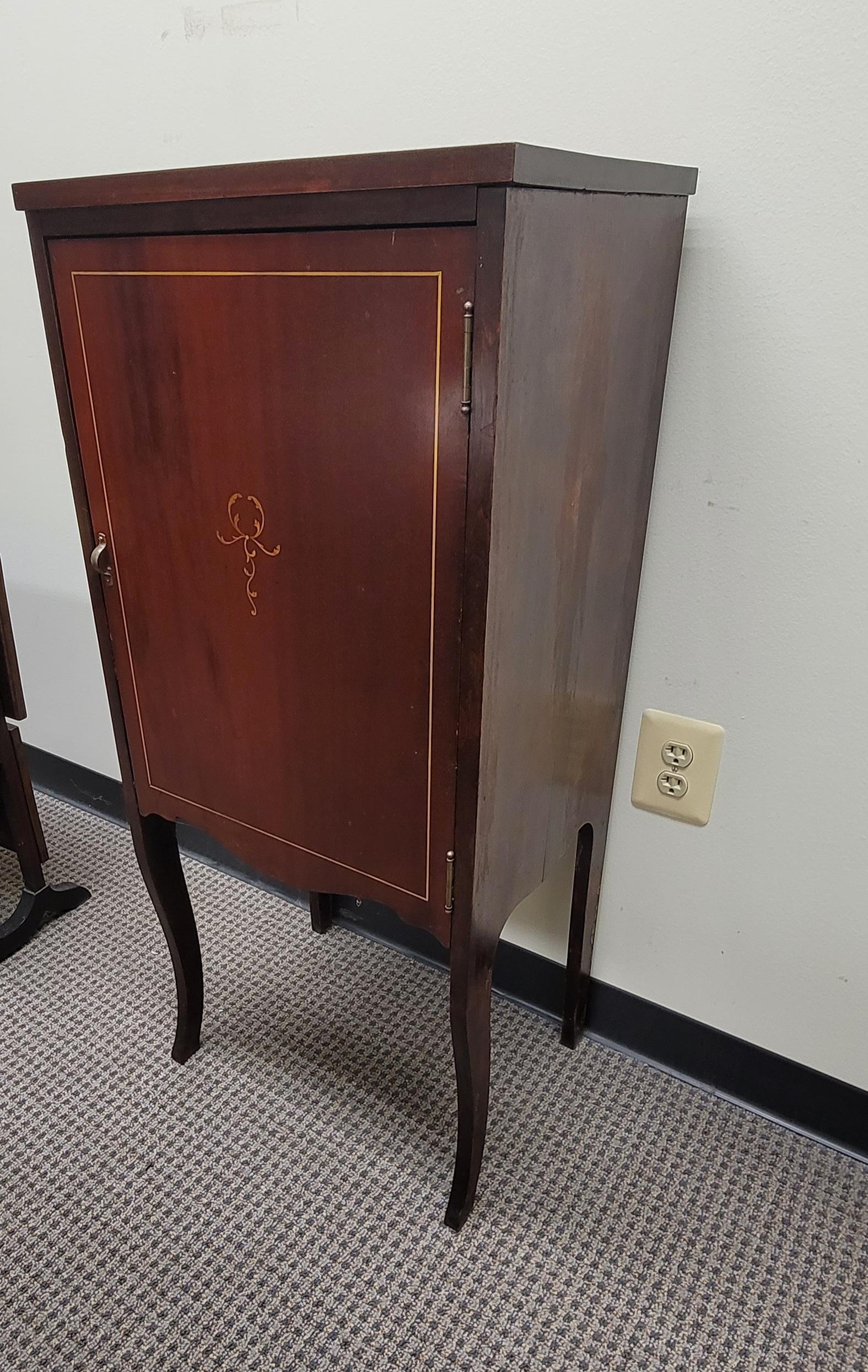 Early 20th C. Edwardian Mahogany Marquetry Satinwood Inlaid Sheet Music Cabinet In Good Condition For Sale In Germantown, MD
