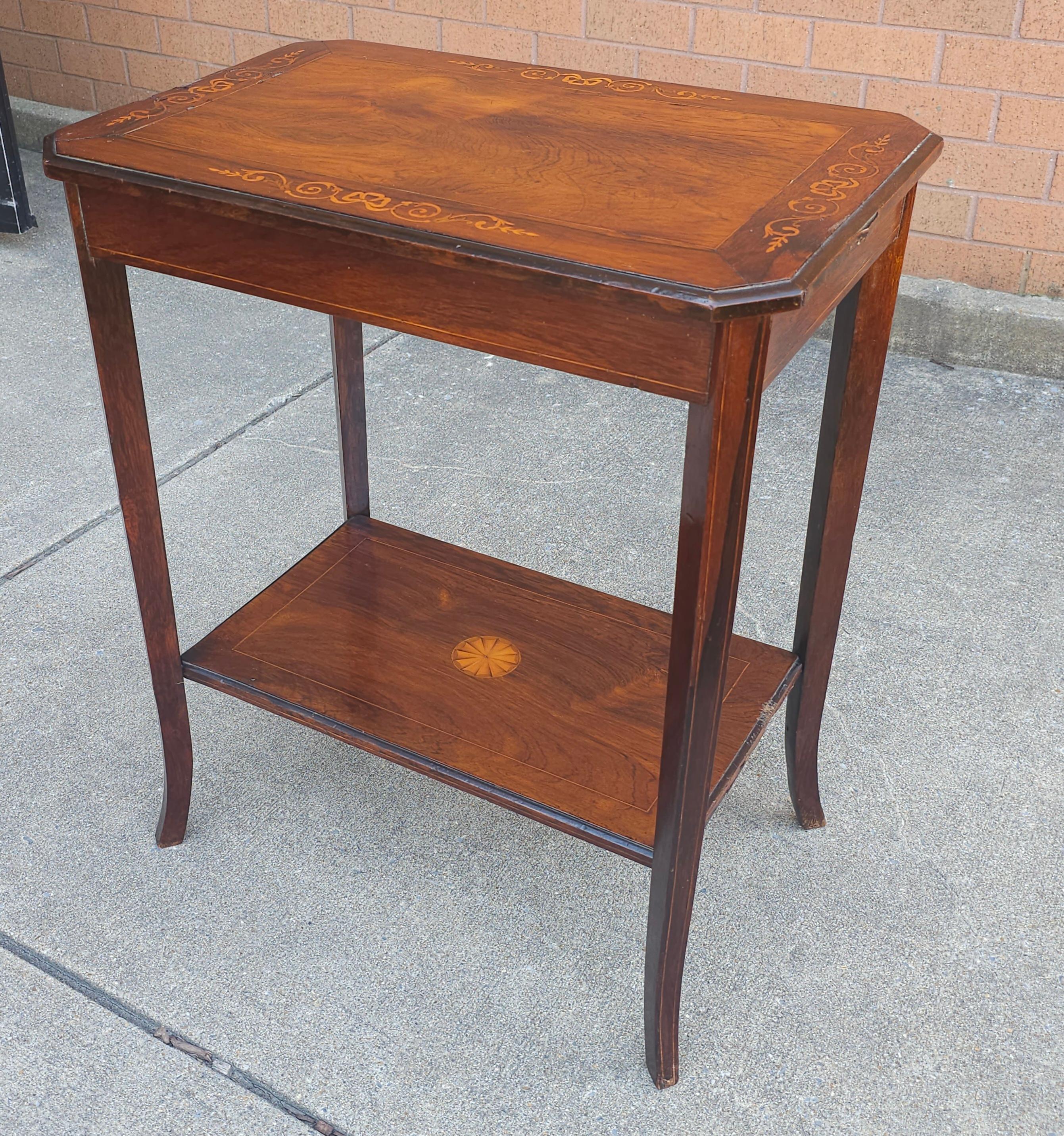Early 20th C. Edwardian Rosewood Marquetry Inlaid  Table d'appoint Bon état - En vente à Germantown, MD