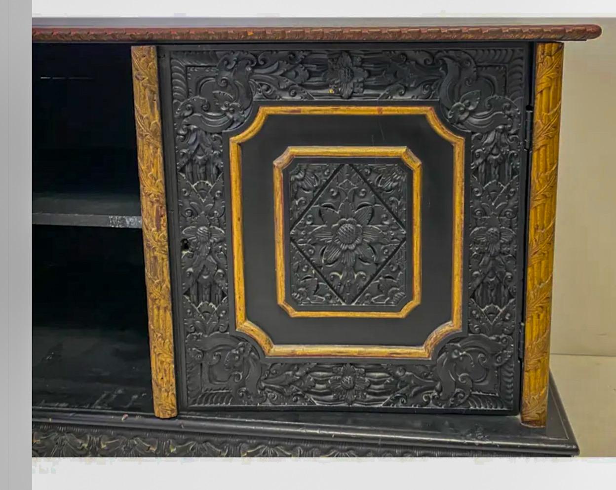 Anfang 20. Englisch geschnitztes Teakholz Anglo-Indische Schränke oder Beistelltische - Paar im Angebot 5