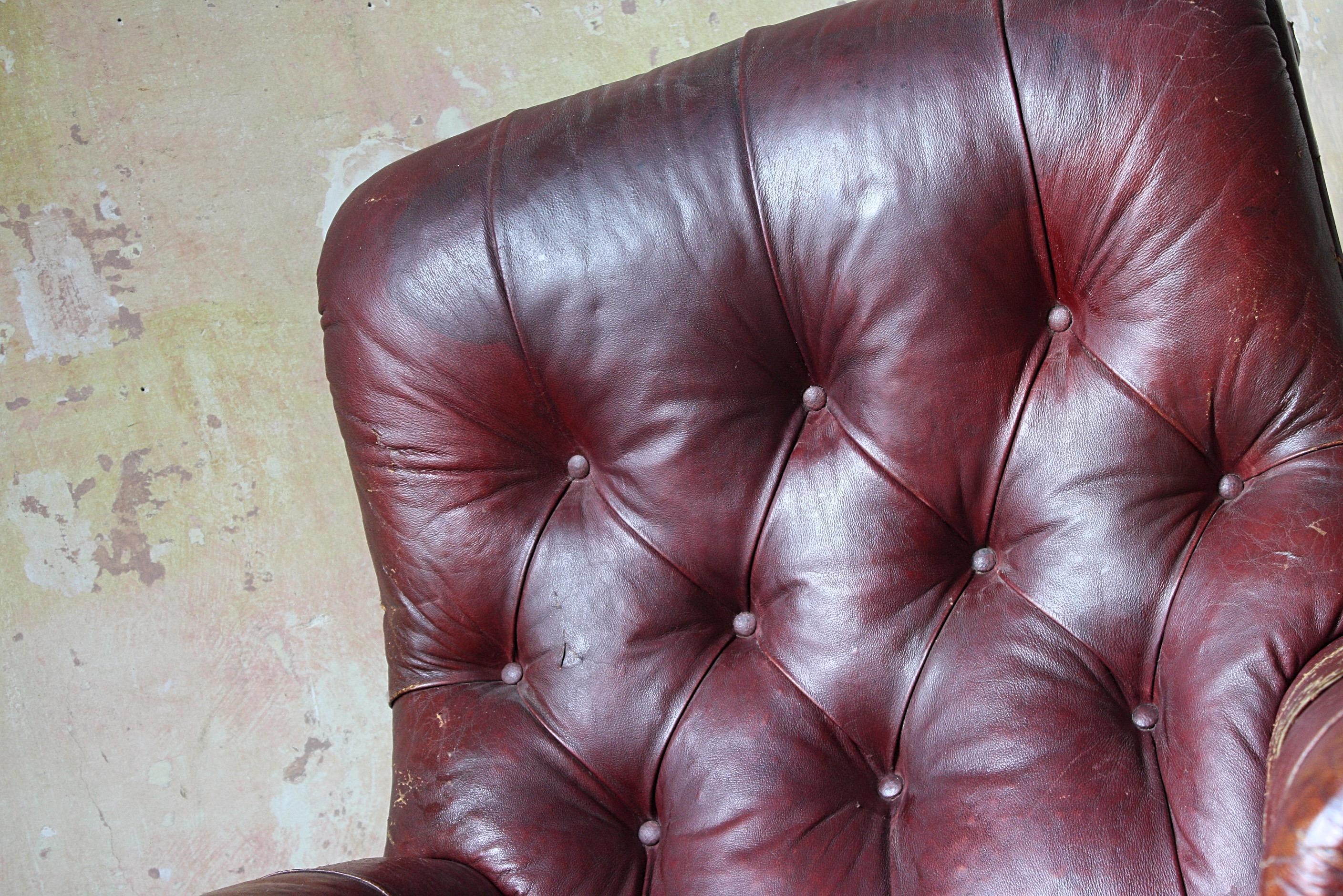 20th Century Early 20th C English Country House Style Red Maroon Leather Buttoned Armchair For Sale