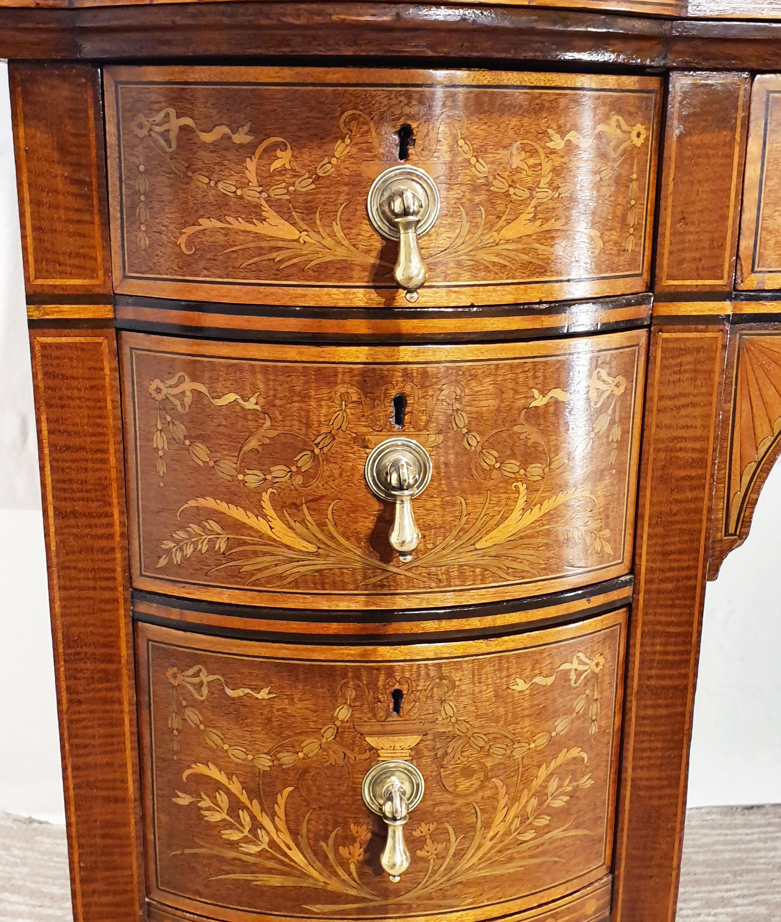 Early 20th Century English Mahogany Inlaid Writing Desk 7