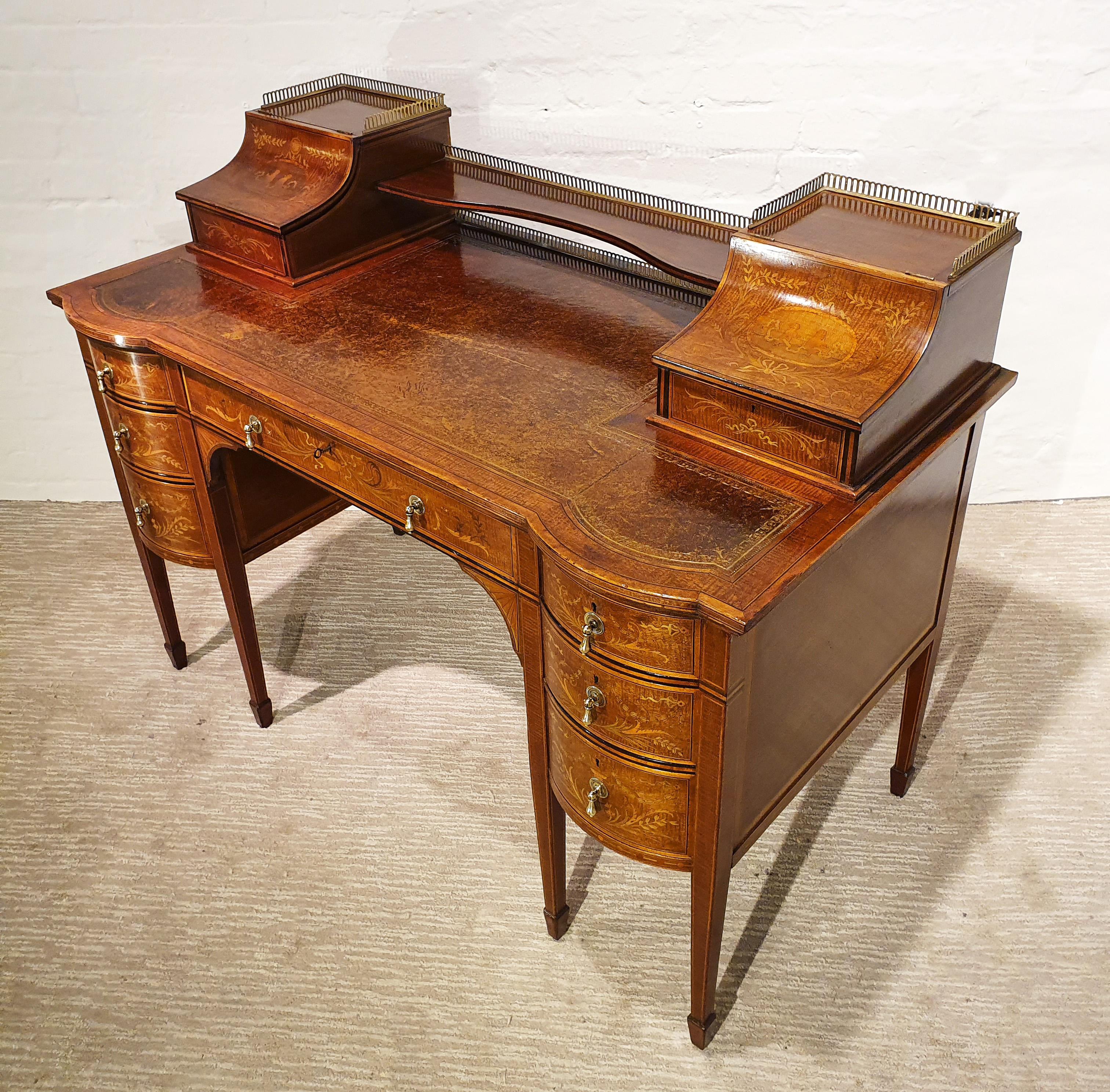 Early 20th Century English Mahogany Inlaid Writing Desk 11