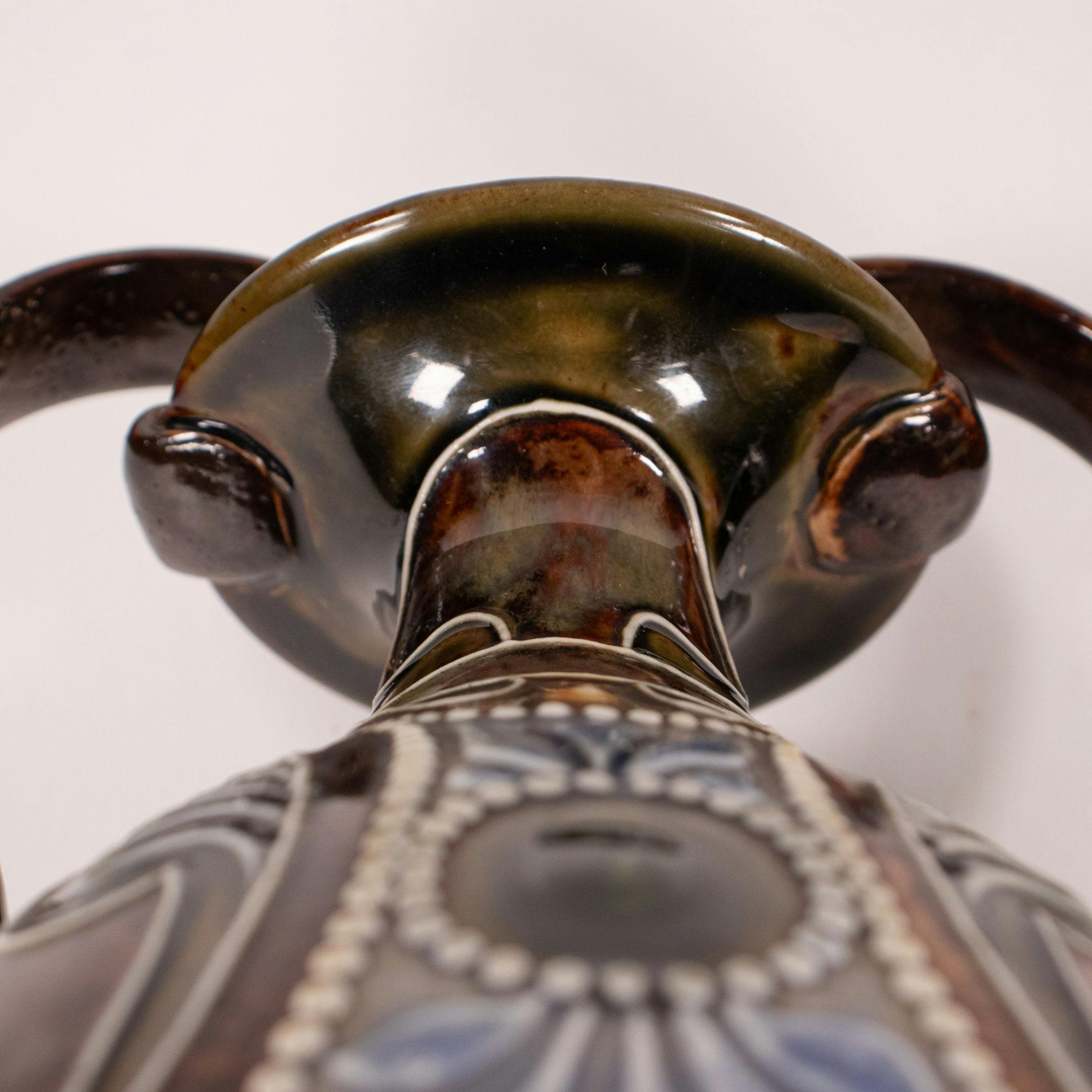 Inizio del XX secolo. Vaso in gres inglese Royal Doulton Arts and Crafts Lambeth in vendita 6