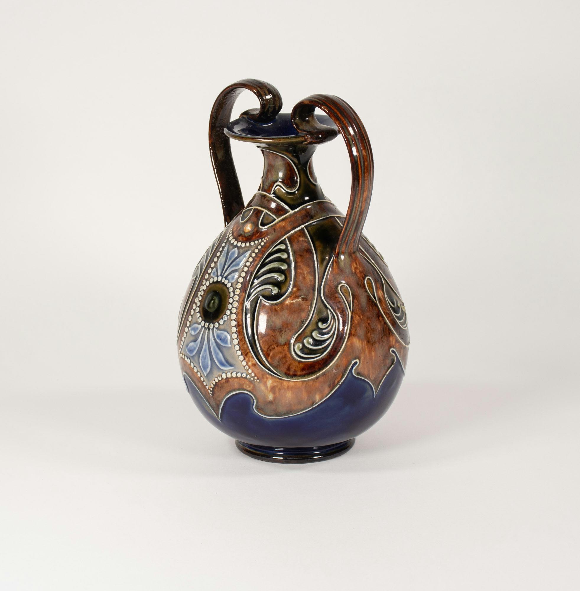 Inglese Inizio del XX secolo. Vaso in gres inglese Royal Doulton Arts and Crafts Lambeth in vendita