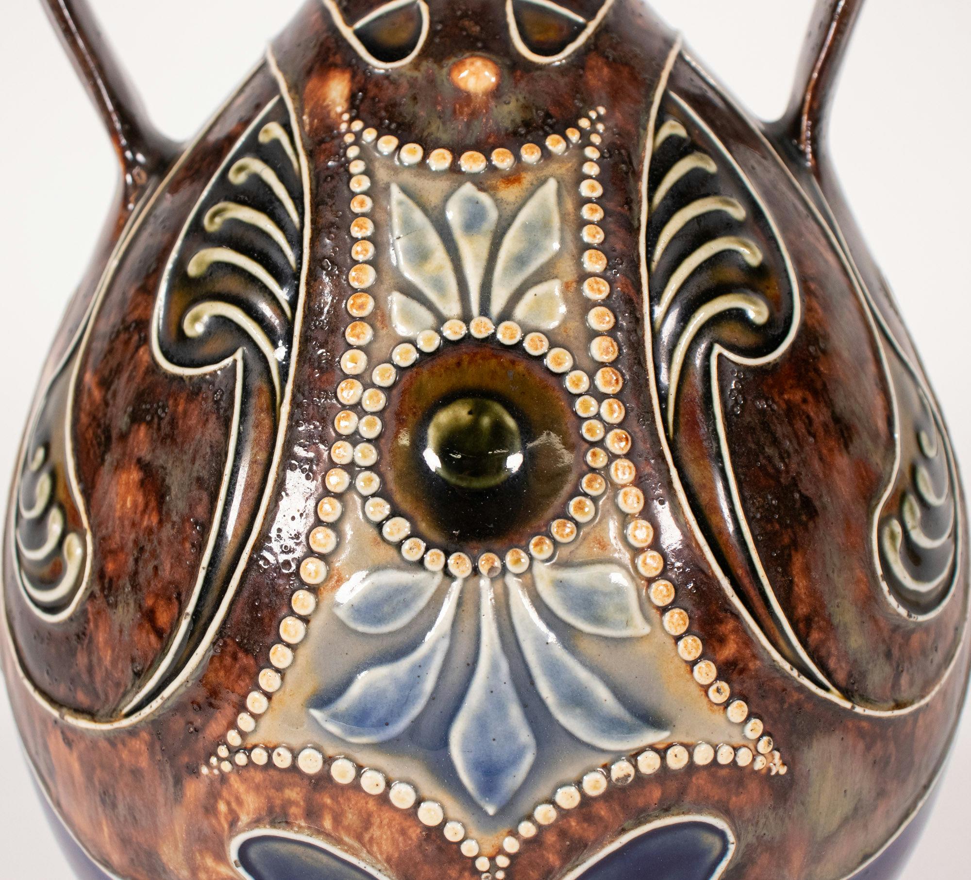 Inizio del XX secolo. Vaso in gres inglese Royal Doulton Arts and Crafts Lambeth in vendita 1