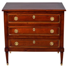 Early 20th Century English Small Cherry Three Drawer Chest