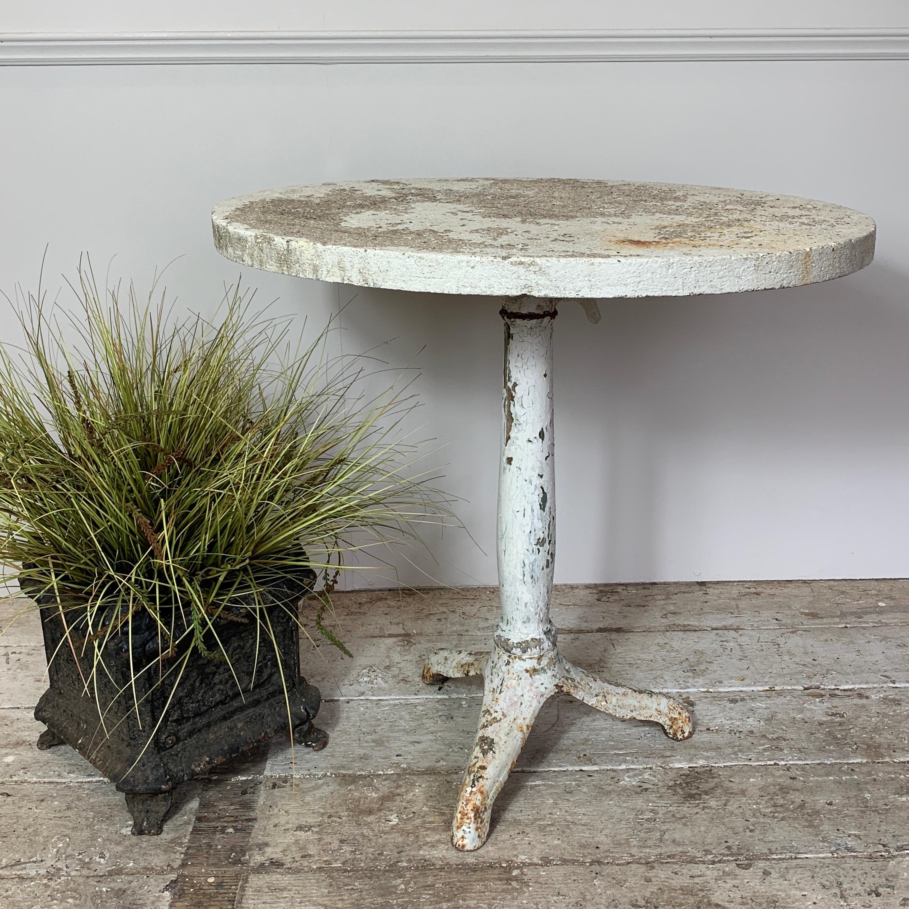 Early 20th C White French  Estate Made Garden Table In Good Condition For Sale In Hastings, GB