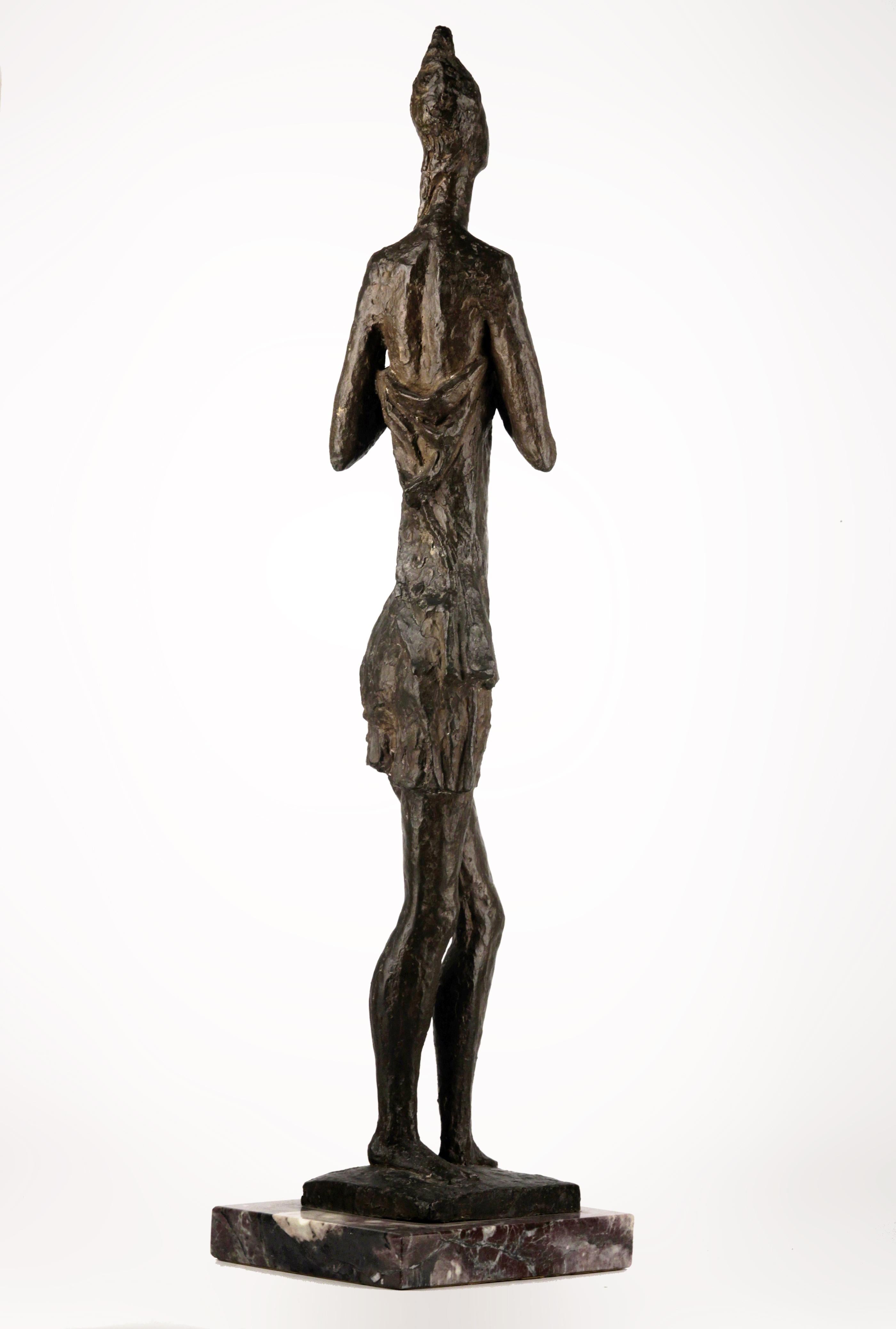 Italiano Scultura di donna in bronzo espressionista dei primi del Novecento con base in marmo di A.I.C. in vendita