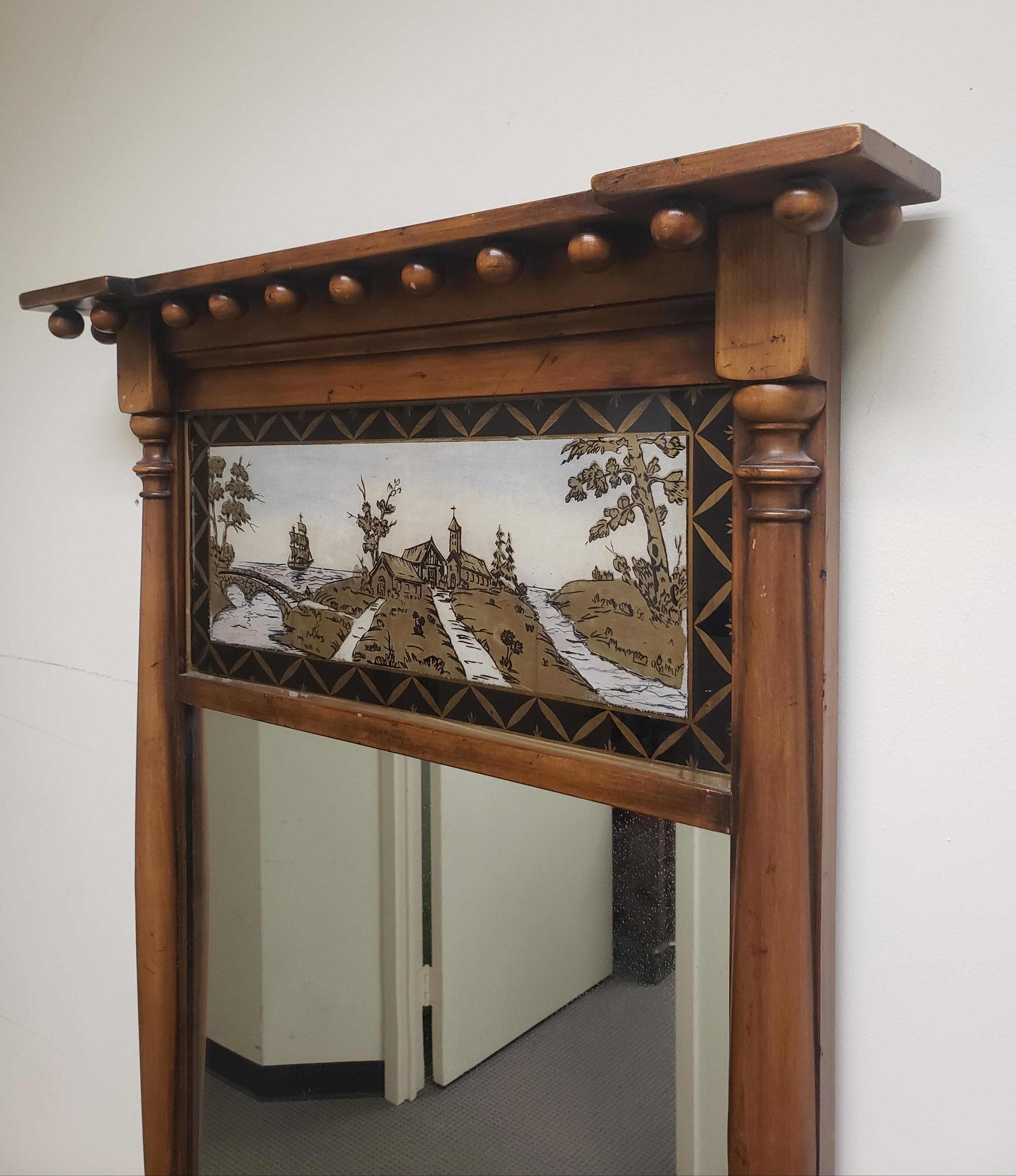 Early 20th Century Federal Style Mahogany And Eglomise Wall Trumeau Mirror In Good Condition For Sale In Germantown, MD