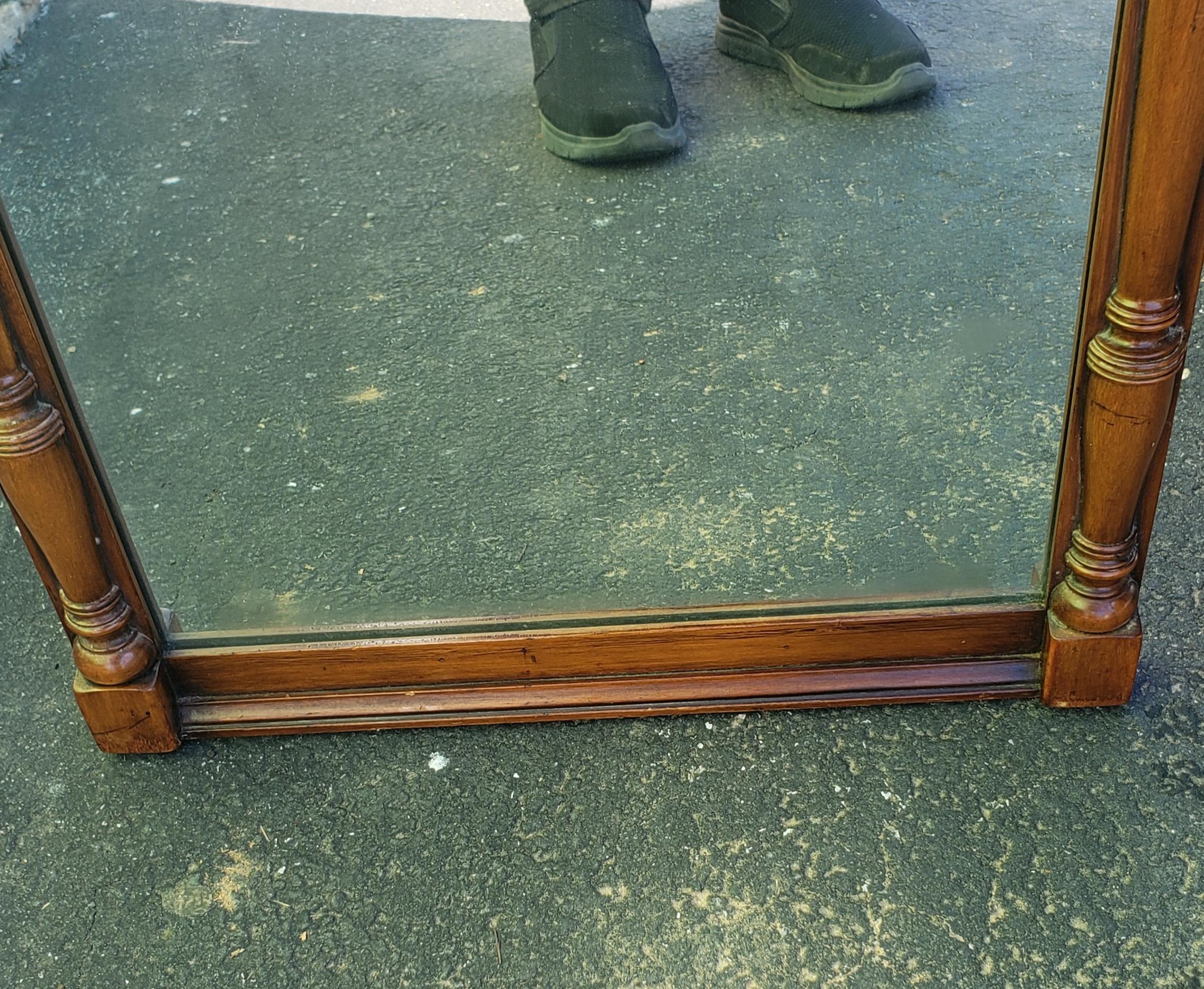 Early 20th Century Federal Style Mahogany And Eglomise Wall Trumeau Mirror For Sale 1