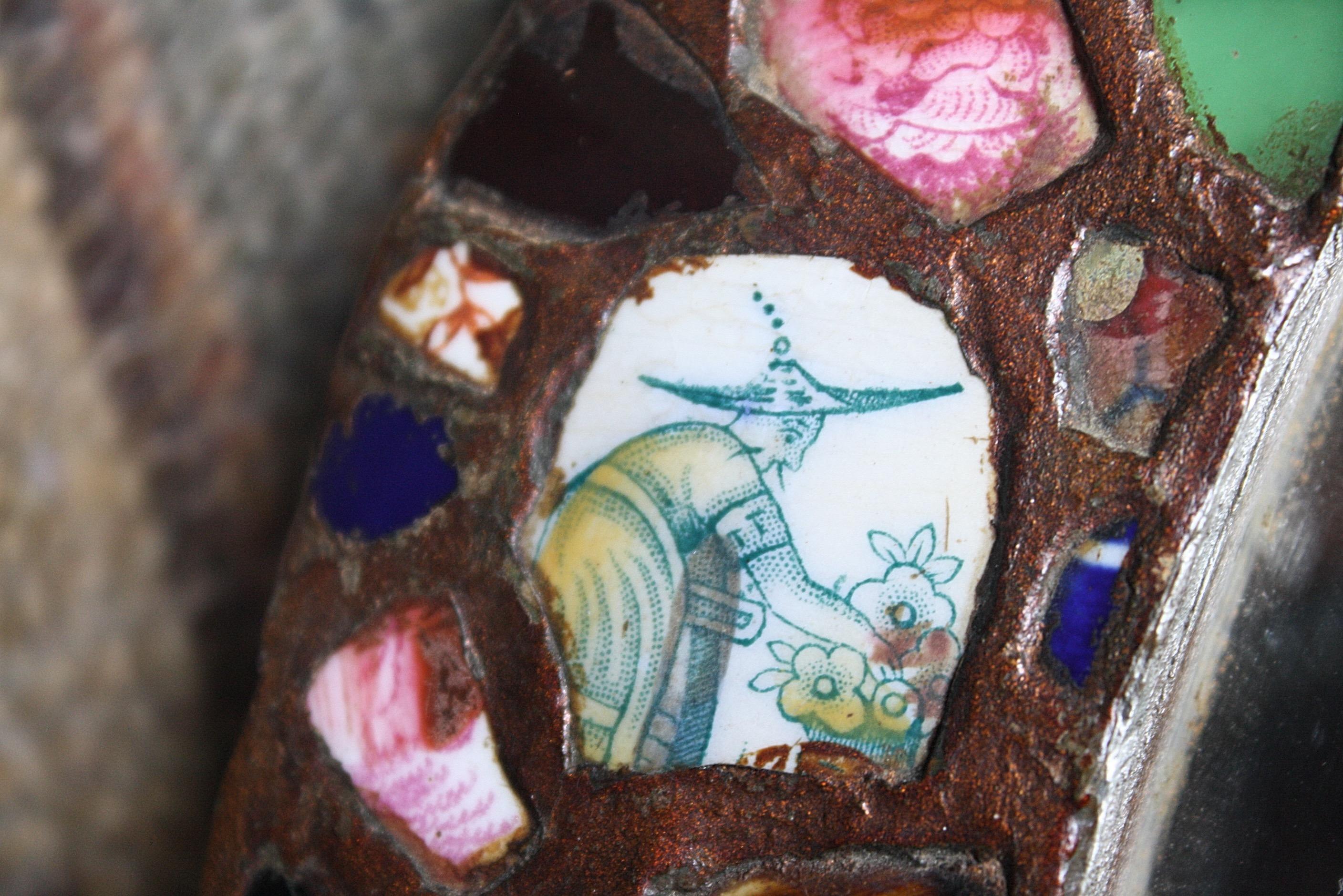 Folk Art Pique Assiette Memoryware Mosaico Shardware Specchio ovale In condizioni buone a Lowestoft, GB