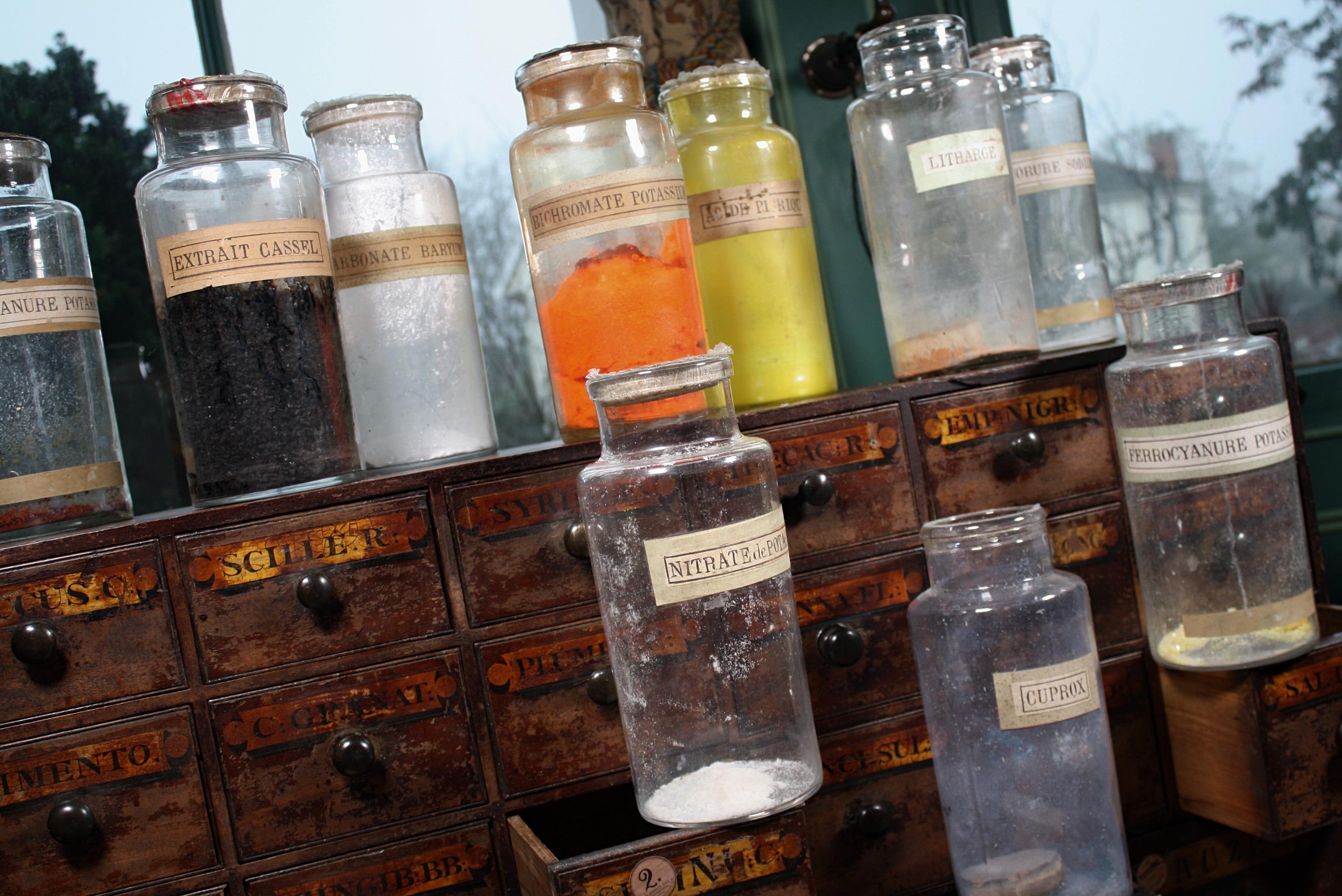 A collection of twelve oversized hand blown glass dispensing jars, these would off original been housed in a pharmacy/chemist.

All the jars have reminisces of their original contents, a handful have a substantial amount still remaining.

All