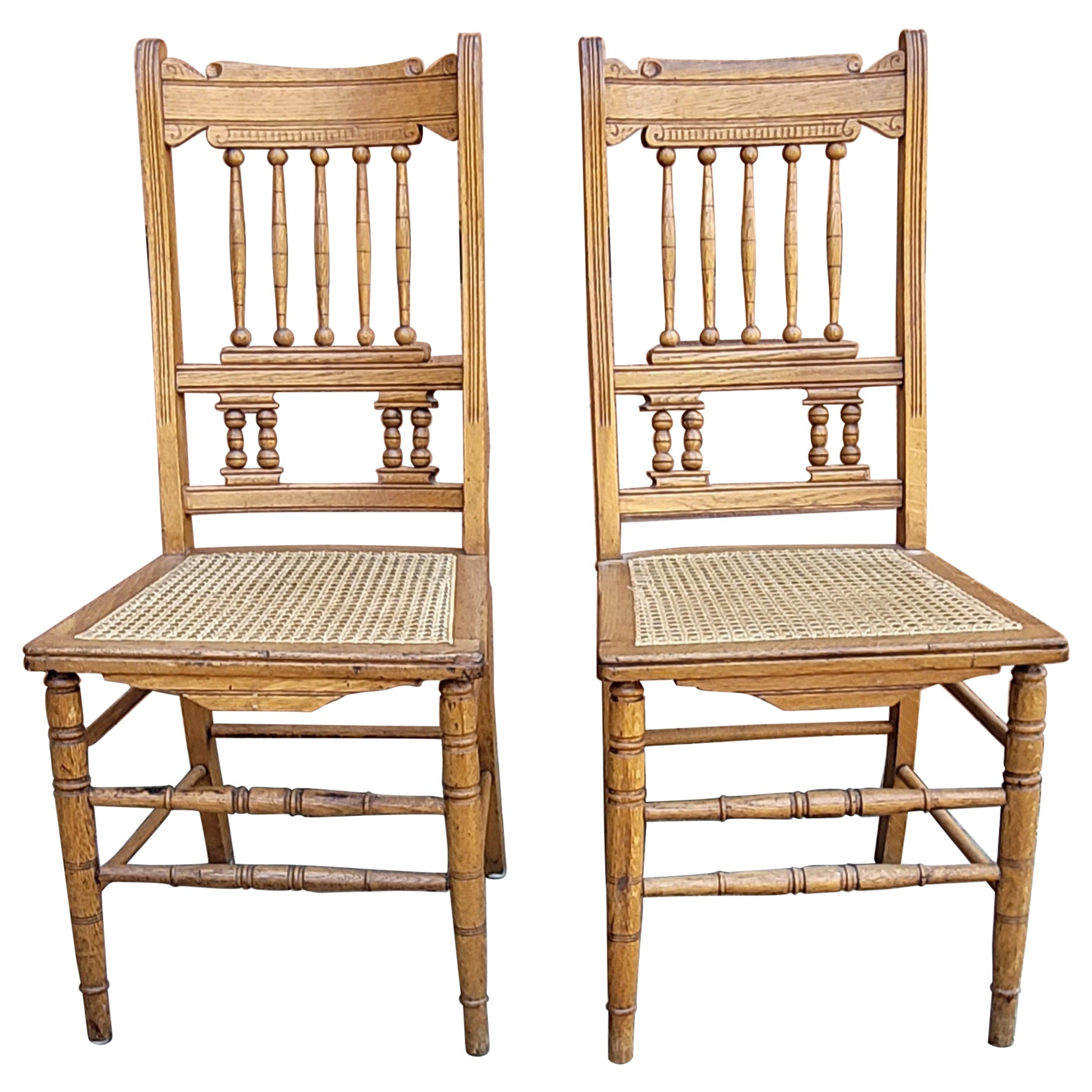 Sedie laterali in Oak Oak e con sedile in legno, coppia di sedie francesi Enrico II dei primi anni del XX secolo