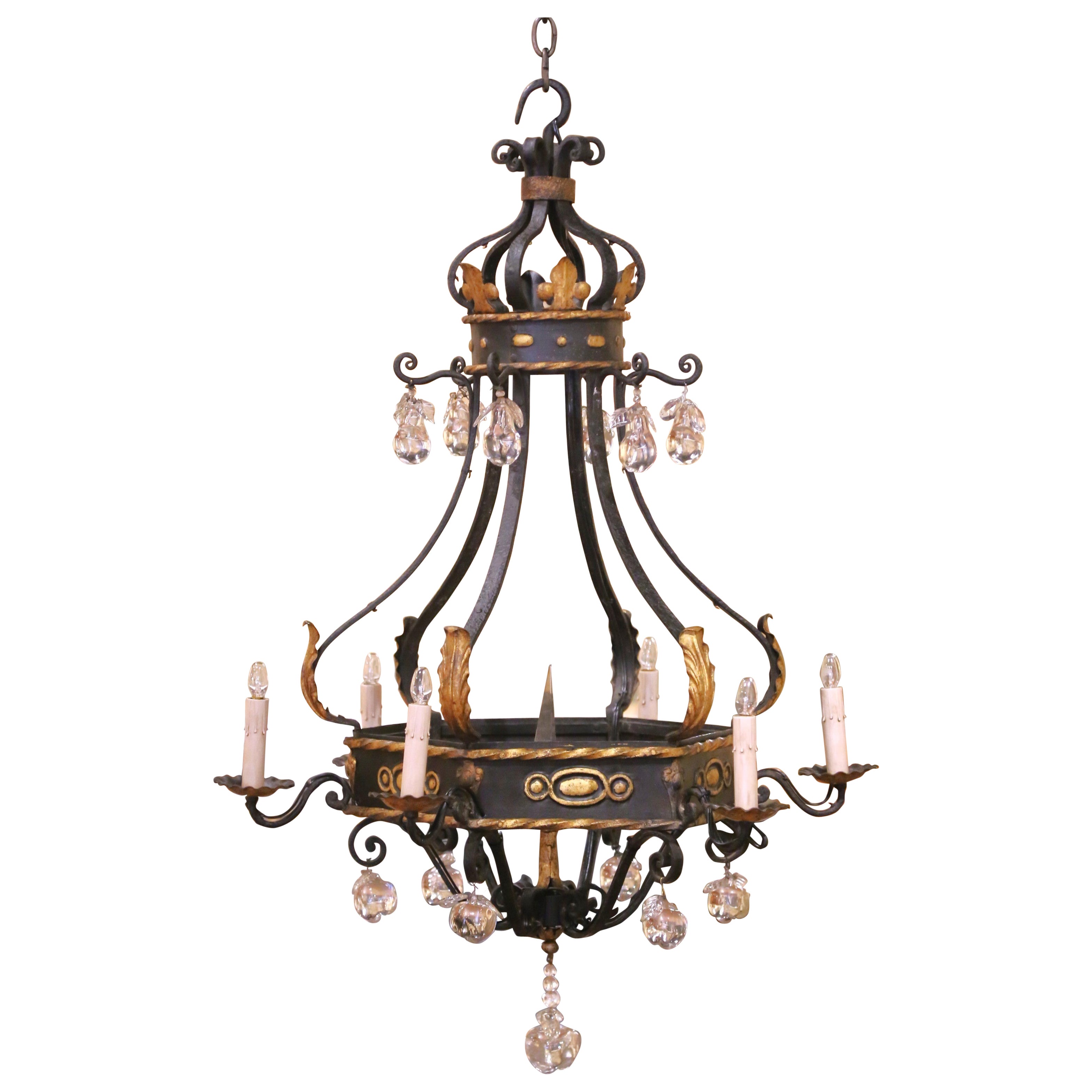 Early 20th C. French Louis XV Iron Chandelier with Gilt and Crystal Pendants in vendita
