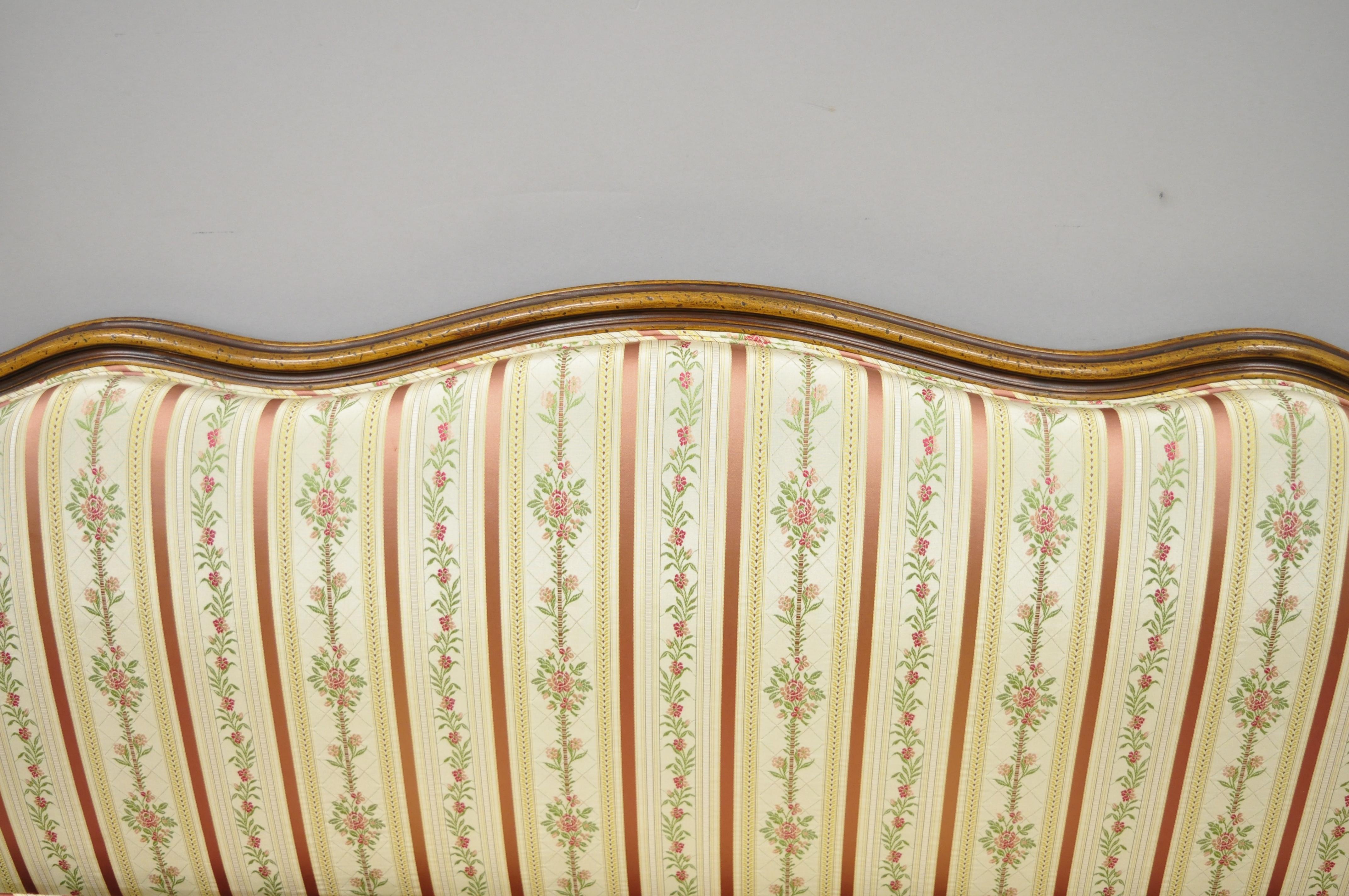 French Louis XV Provincial Style Sofa with Serpentine Carved Back In Good Condition In Philadelphia, PA