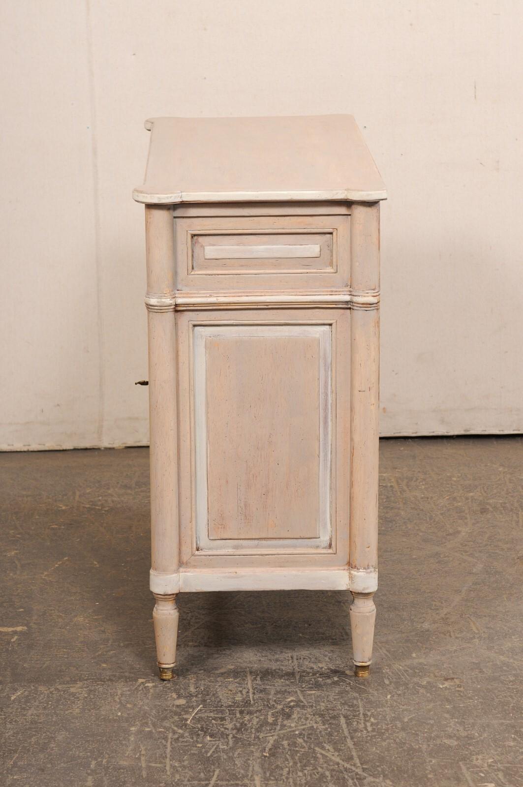 Mobile buffet in stile neoclassico francese dell'inizio del XX secolo di dimensioni ridotte in vendita 5