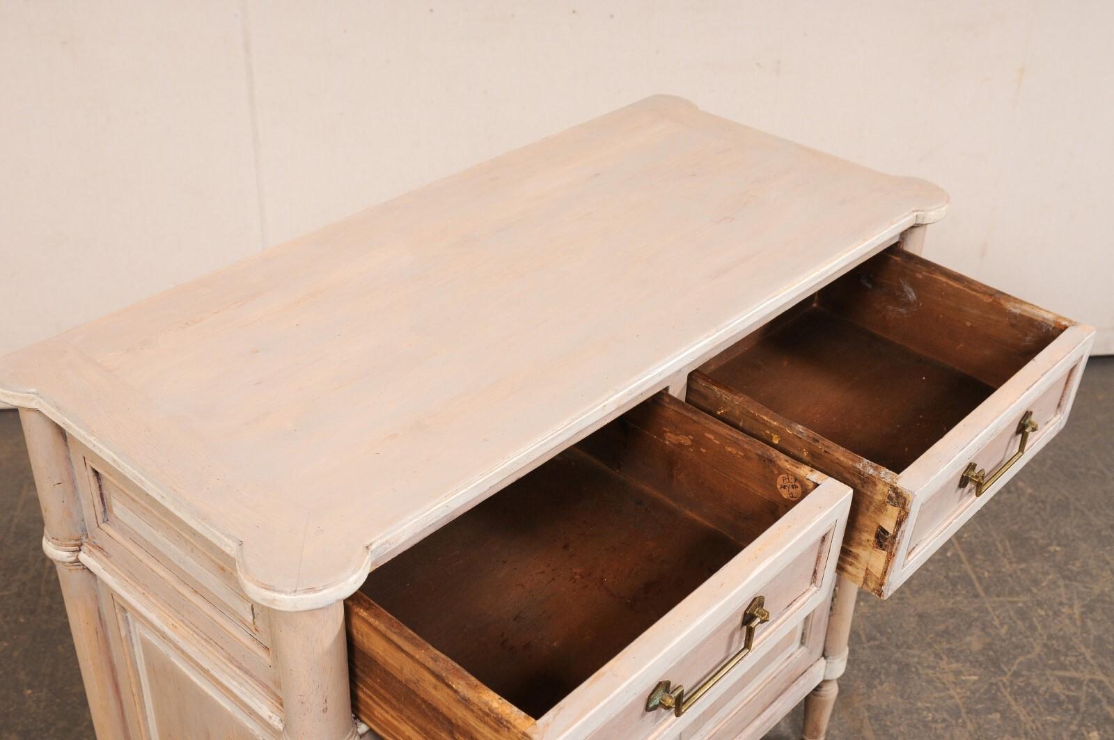 Legno Mobile buffet in stile neoclassico francese dell'inizio del XX secolo di dimensioni ridotte in vendita