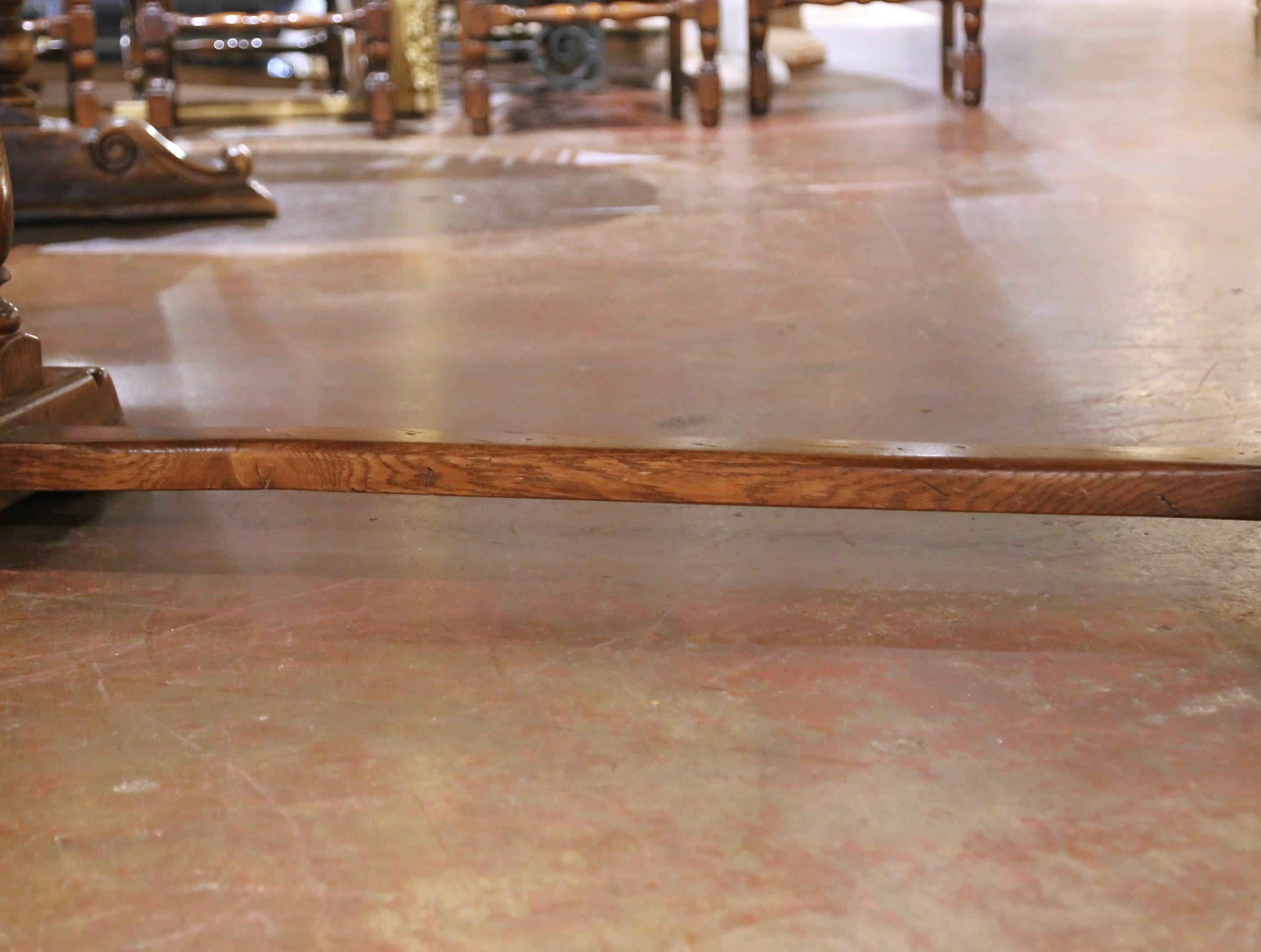 Early 20th C. French Provincial Oak Farmhouse Table on Turned Baluster Supports en venta 2